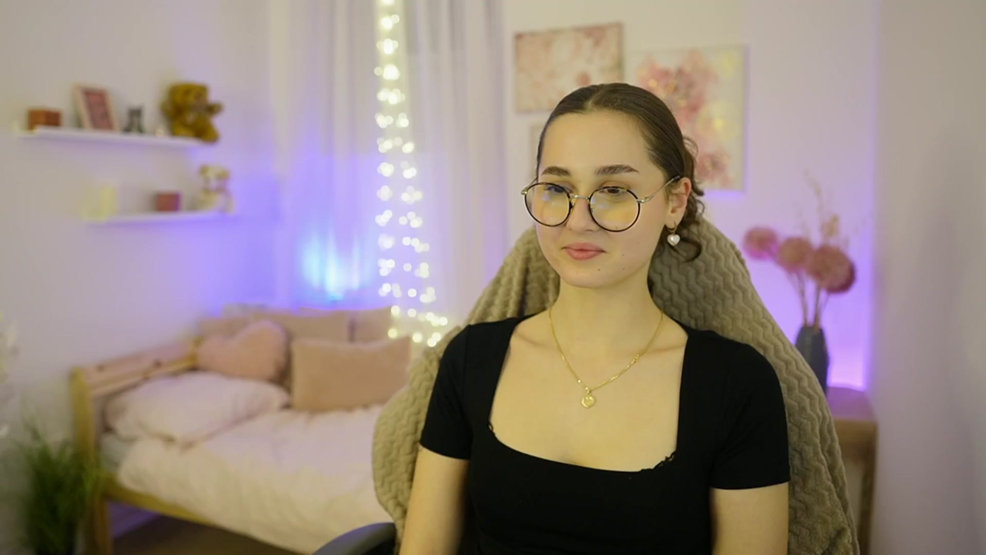 Gallery image thumbnail from Anita_Grey_'s myfreecams stream on, 02/04/2026, 18:36 image 12 of 20