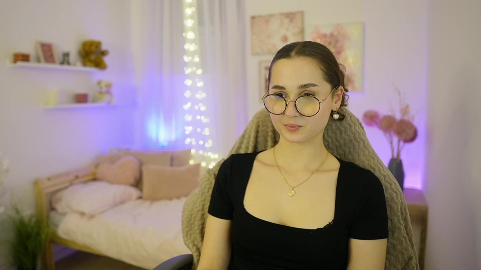 Gallery image thumbnail from Anita_Grey_'s myfreecams stream on, 02/04/2026, 18:36 image 13 of 20