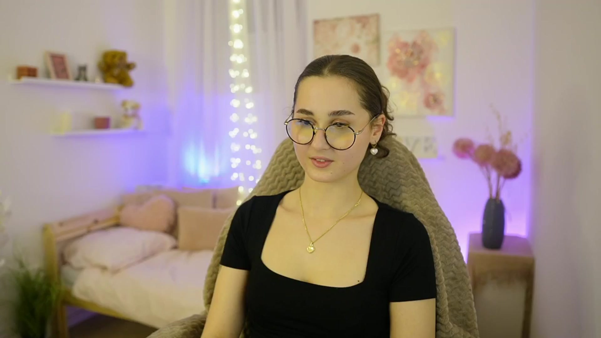 Gallery image thumbnail from Anita_Grey_'s myfreecams stream on, 02/04/2026, 19:31 image 2 of 20