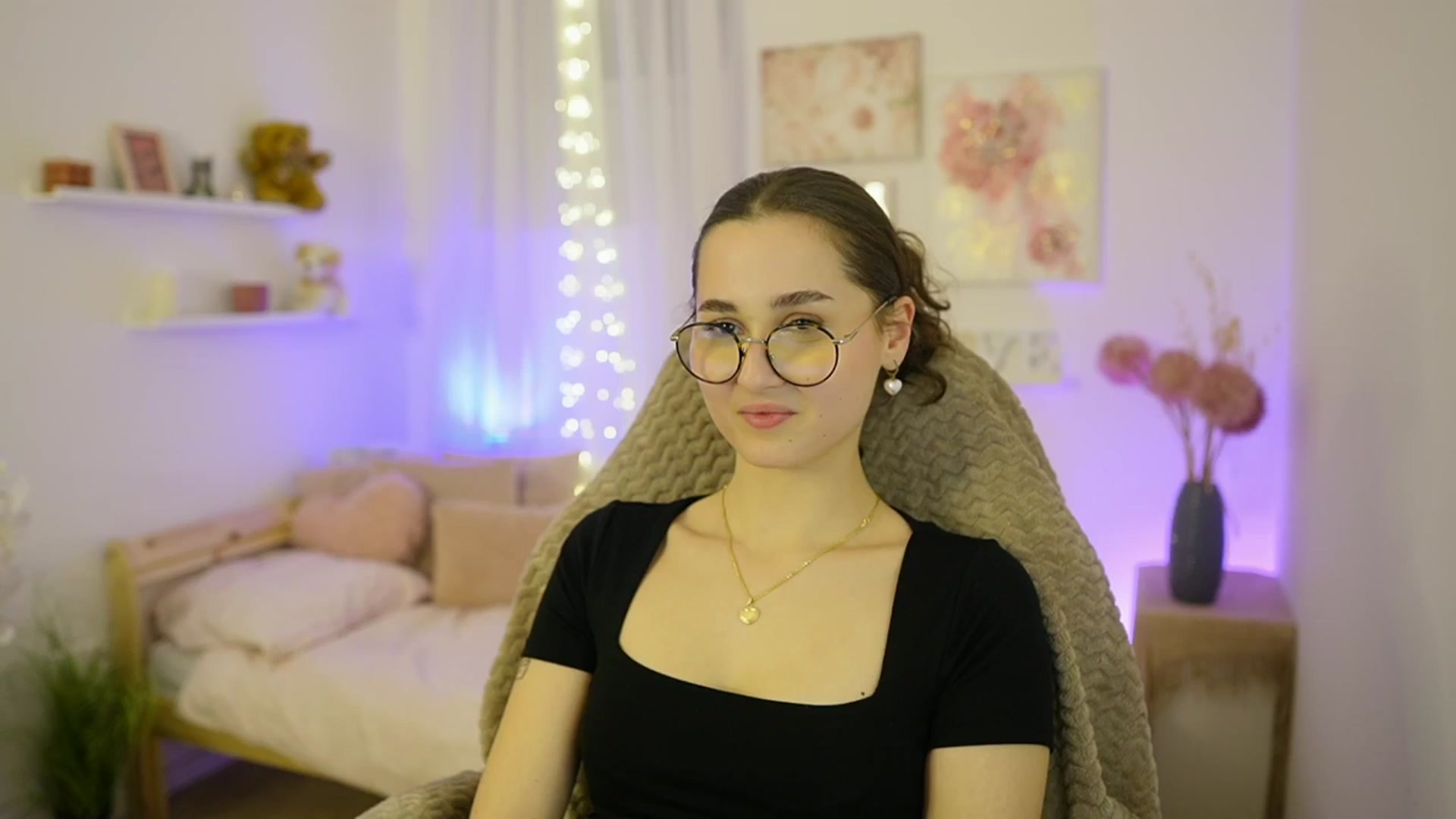 Gallery image thumbnail from Anita_Grey_'s myfreecams stream on, 02/04/2026, 19:31 image 15 of 20