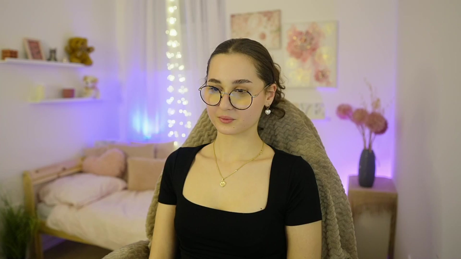 Gallery image thumbnail from Anita_Grey_'s myfreecams stream on, 02/04/2026, 19:31 image 16 of 20