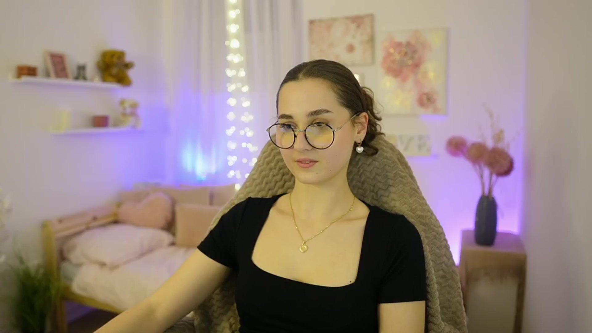 Gallery image thumbnail from Anita_Grey_'s myfreecams stream on, 02/04/2026, 19:31 image 6 of 20