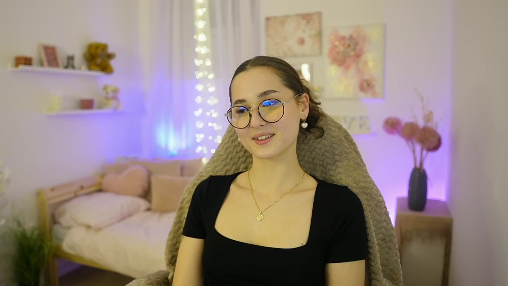 Gallery image thumbnail from Anita_Grey_'s myfreecams stream on, 02/04/2026, 19:31 image 13 of 20