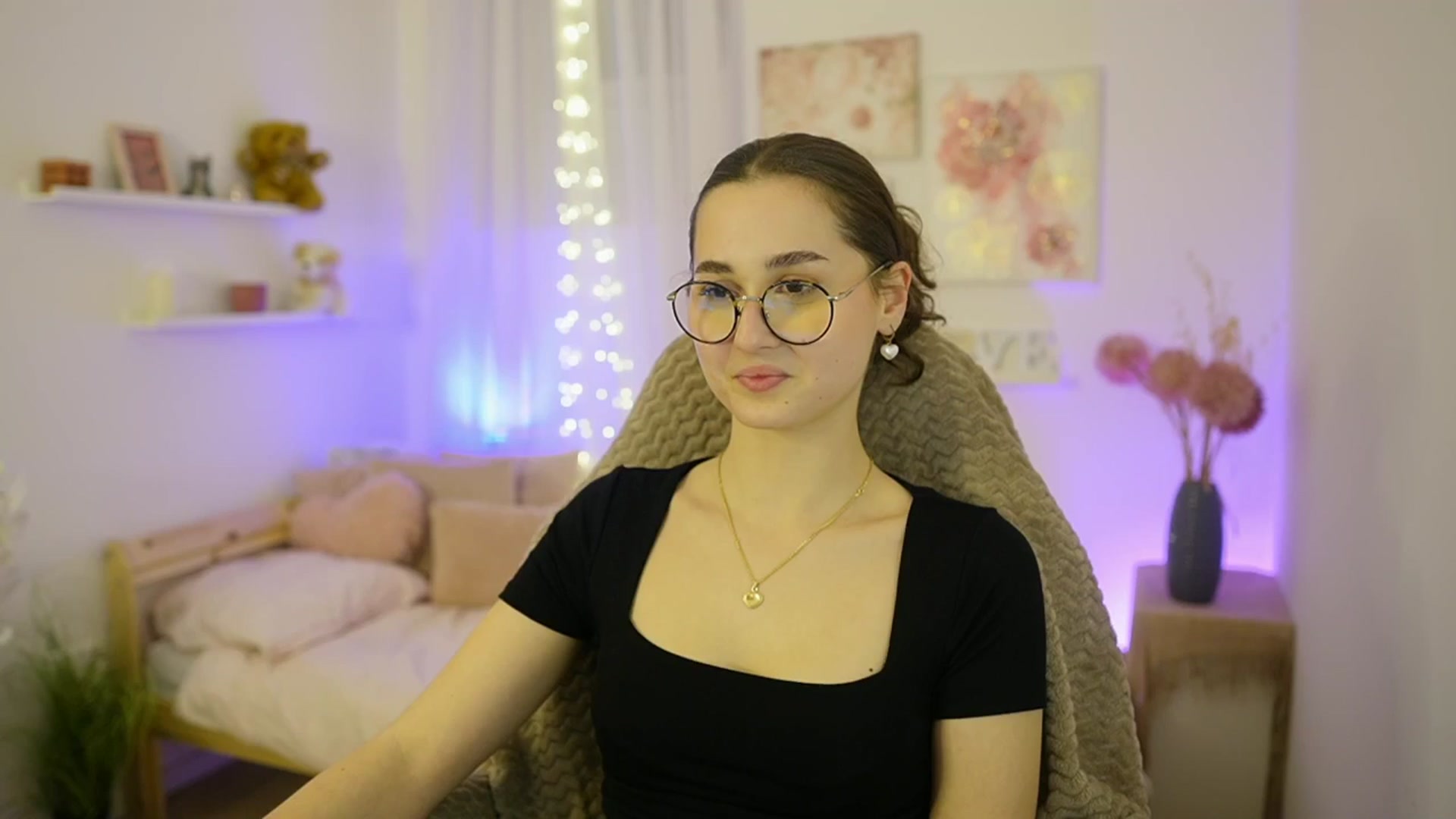Gallery image thumbnail from Anita_Grey_'s myfreecams stream on, 02/04/2026, 19:31 image 1 of 20