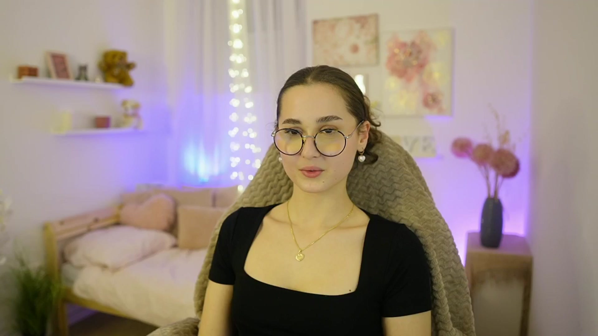 Gallery image thumbnail from Anita_Grey_'s myfreecams stream on, 02/04/2026, 19:31 image 14 of 20