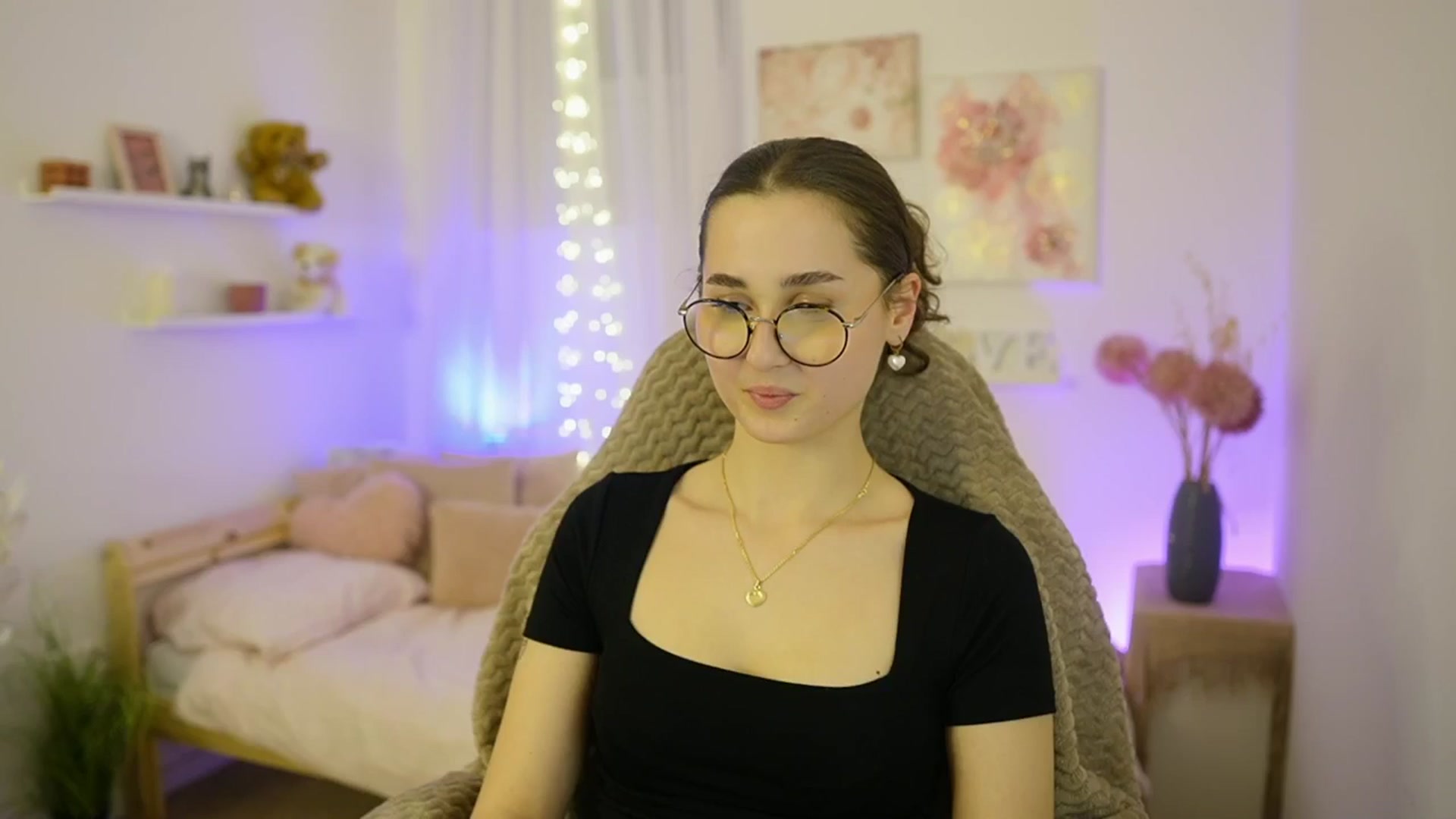 Gallery image thumbnail from Anita_Grey_'s myfreecams stream on, 02/04/2026, 19:31 image 3 of 20