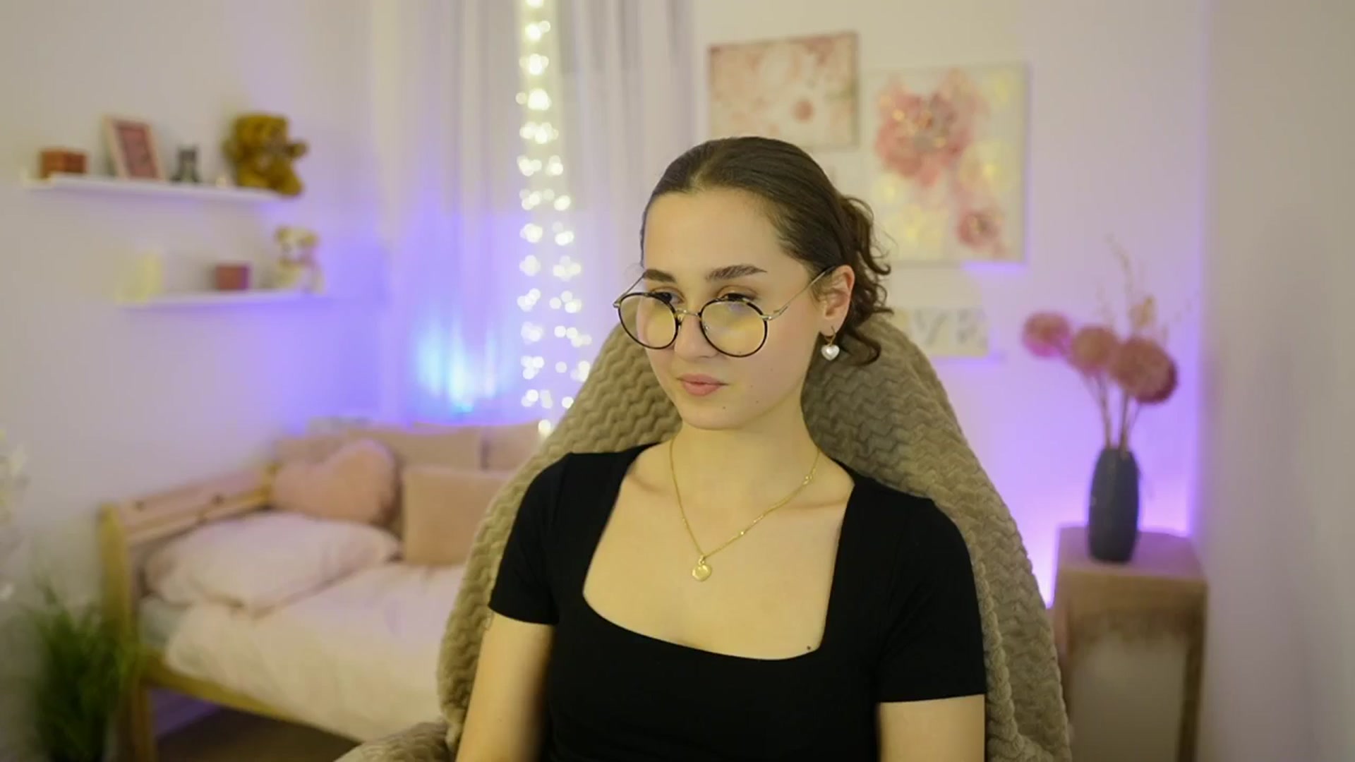 Gallery image thumbnail from Anita_Grey_'s myfreecams stream on, 02/04/2026, 19:31 image 10 of 20