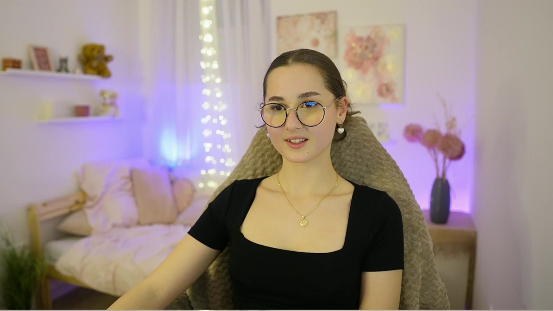 Gallery image thumbnail from Anita_Grey_'s myfreecams stream on, 02/04/2026, 20:23 image 12 of 20