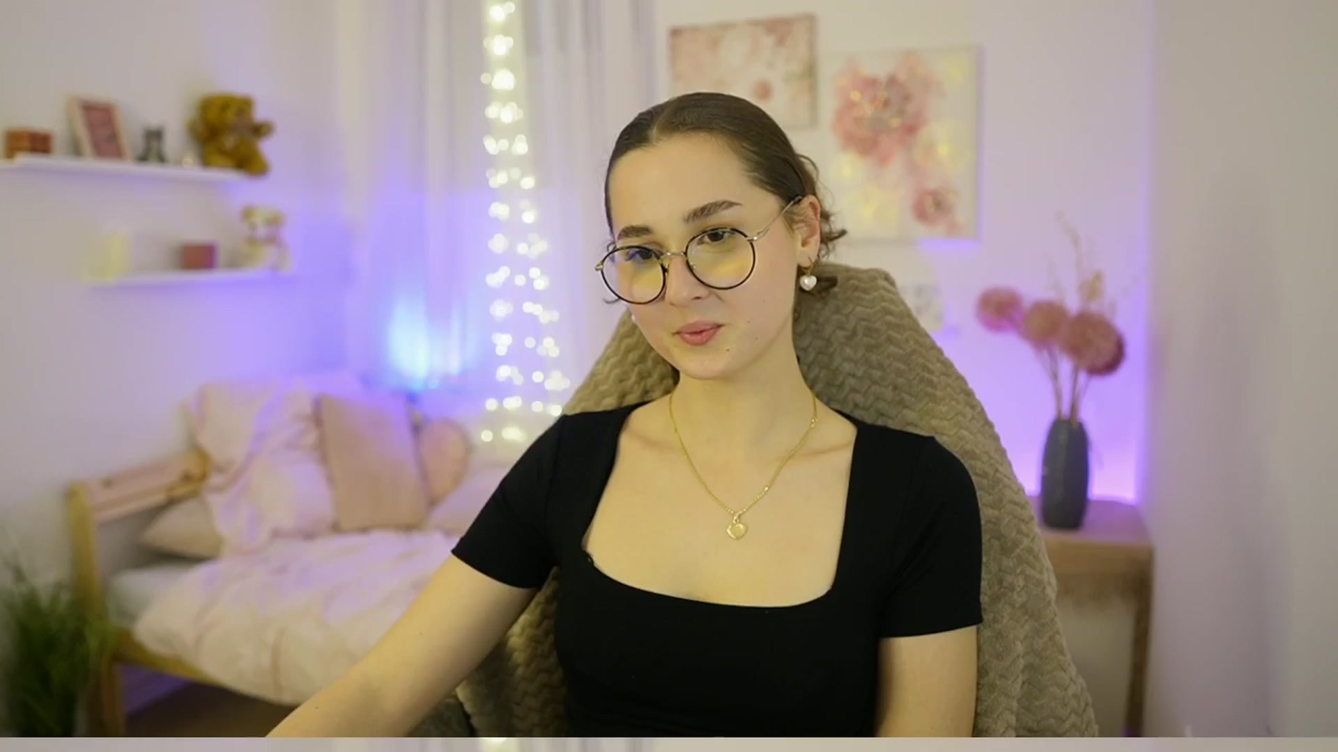 Gallery image thumbnail from Anita_Grey_'s myfreecams stream on, 02/04/2026, 20:23 image 10 of 20