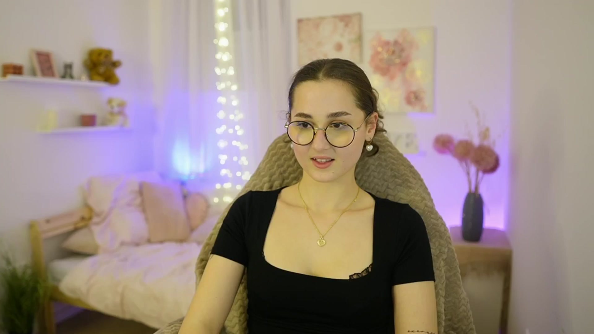 Gallery image thumbnail from Anita_Grey_'s myfreecams stream on, 02/04/2026, 20:23 image 3 of 20