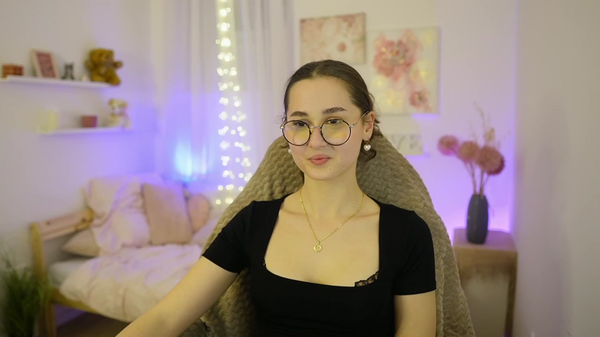 Gallery image thumbnail from Anita_Grey_'s myfreecams stream on, 02/04/2026, 20:23 image 1 of 20