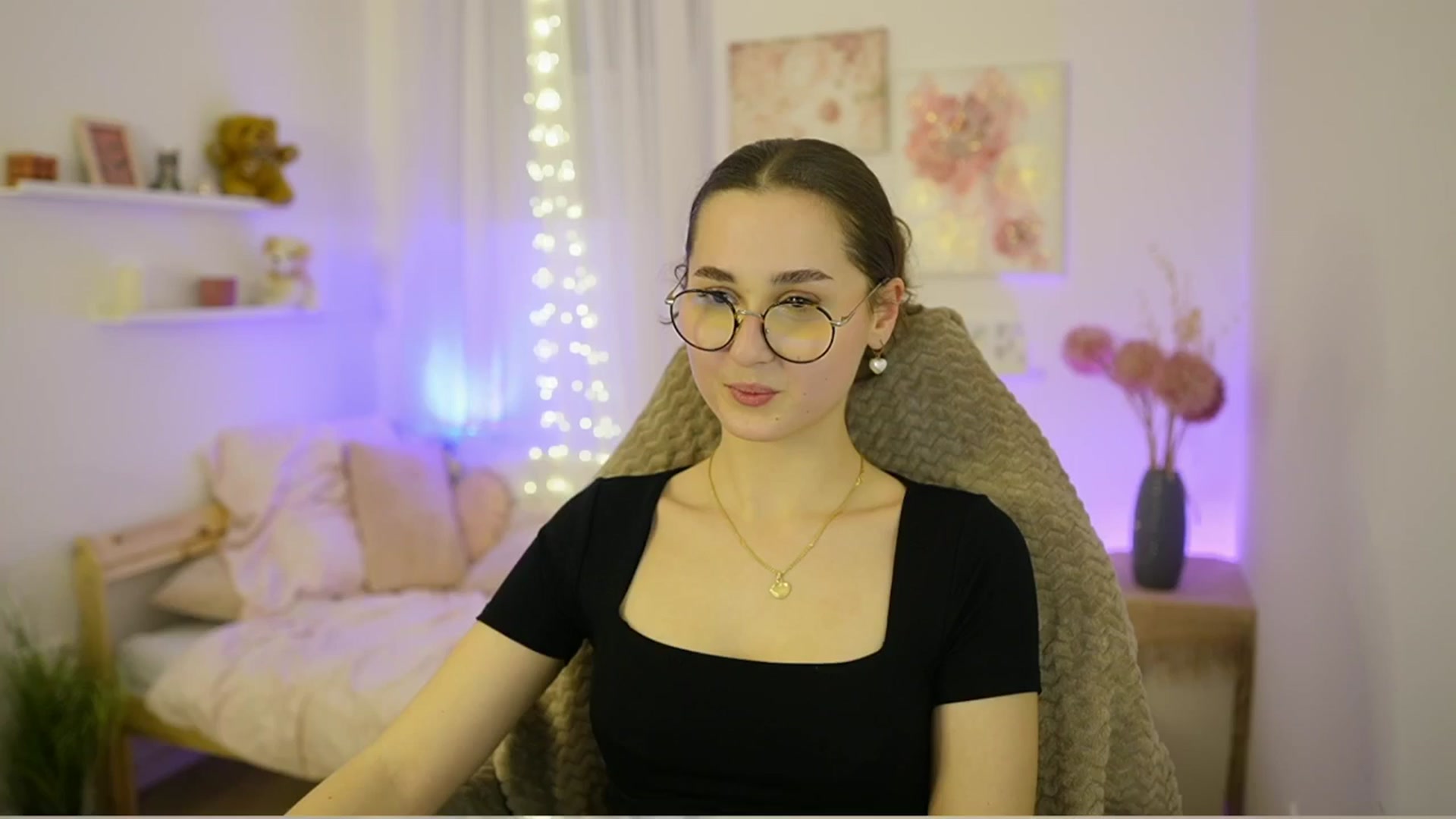 Gallery image thumbnail from Anita_Grey_'s myfreecams stream on, 02/04/2026, 20:23 image 13 of 20
