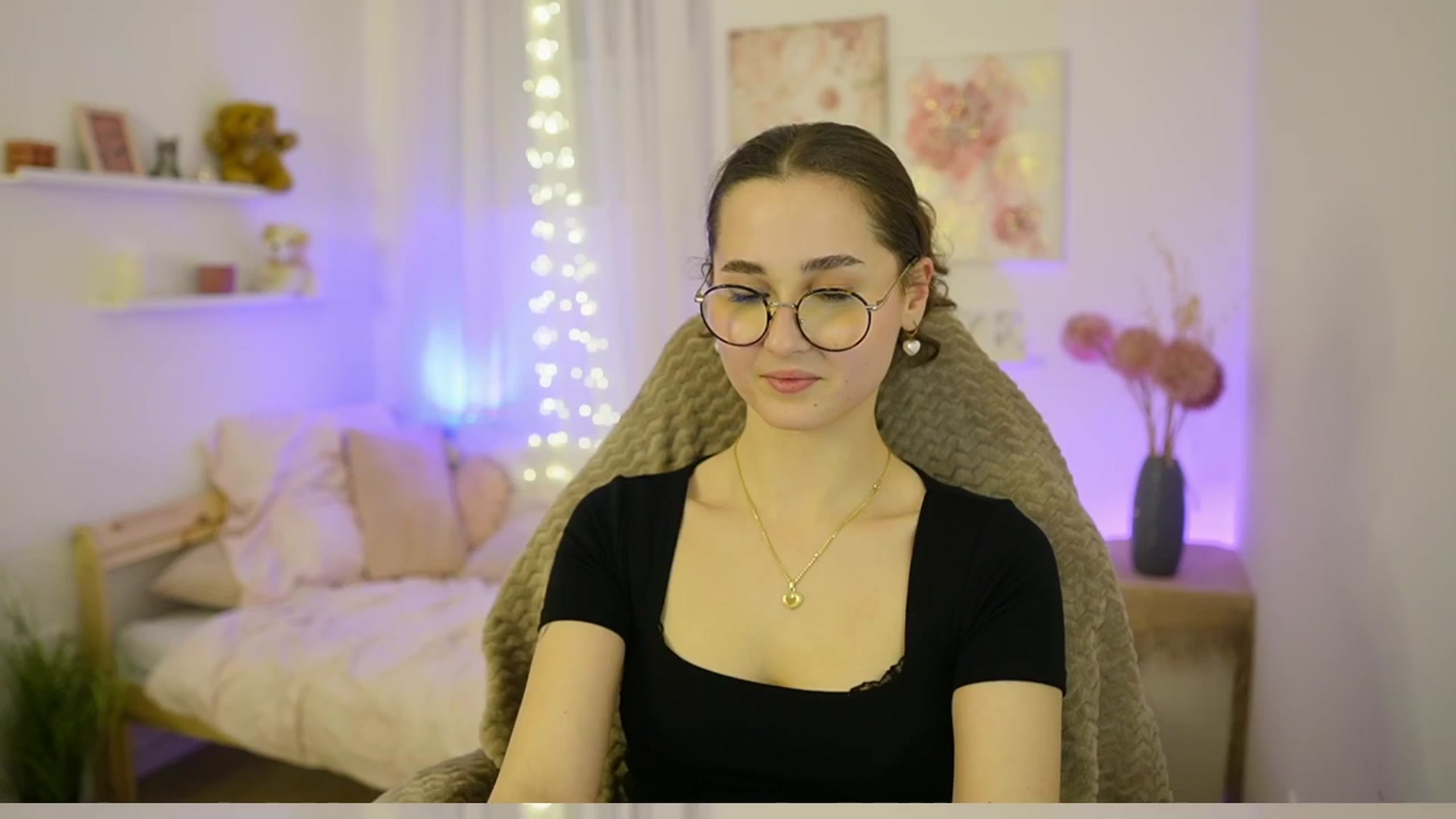 Gallery image thumbnail from Anita_Grey_'s myfreecams stream on, 02/04/2026, 20:23 image 6 of 20