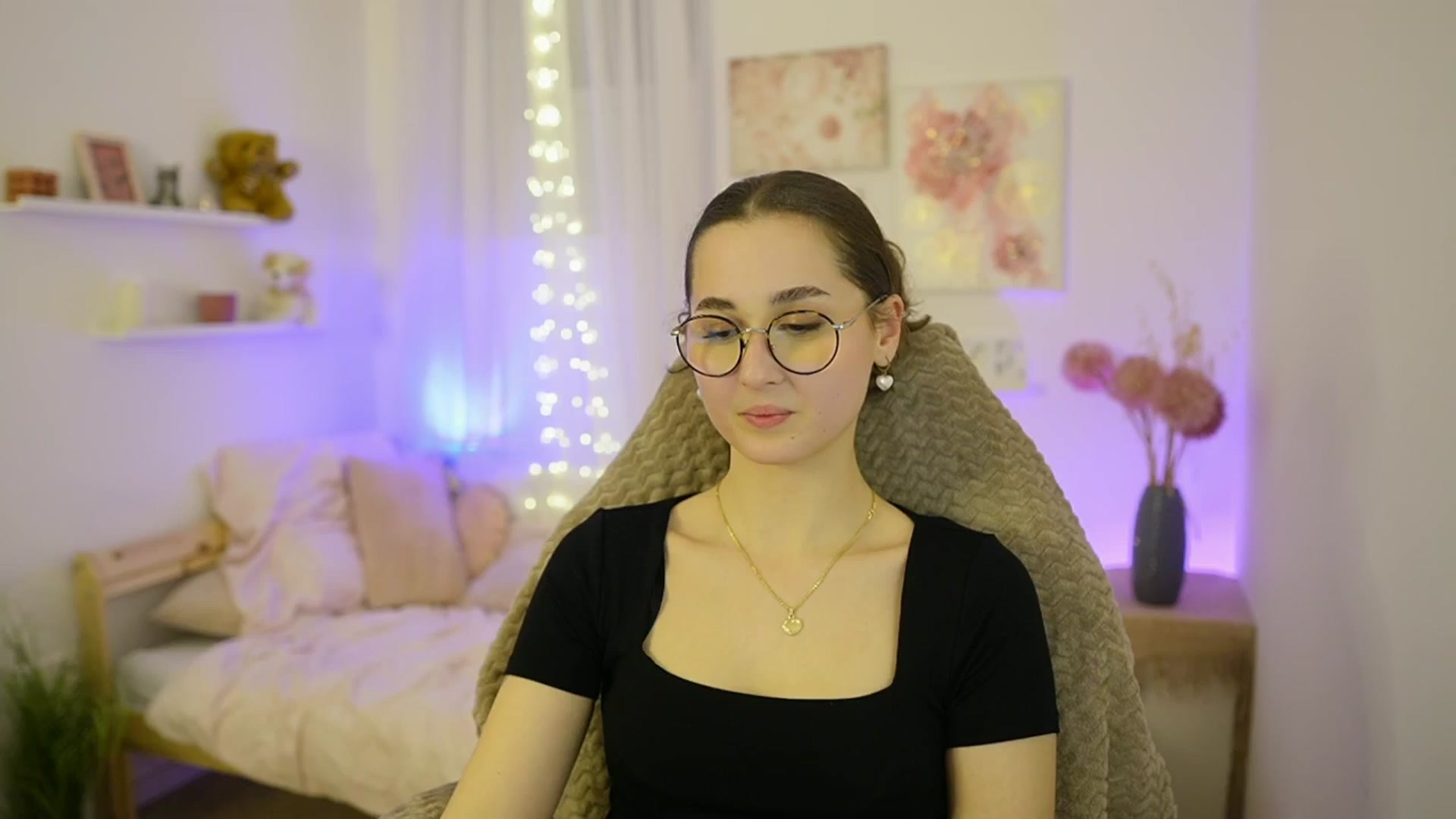 Gallery image thumbnail from Anita_Grey_'s myfreecams stream on, 02/04/2026, 20:23 image 16 of 20