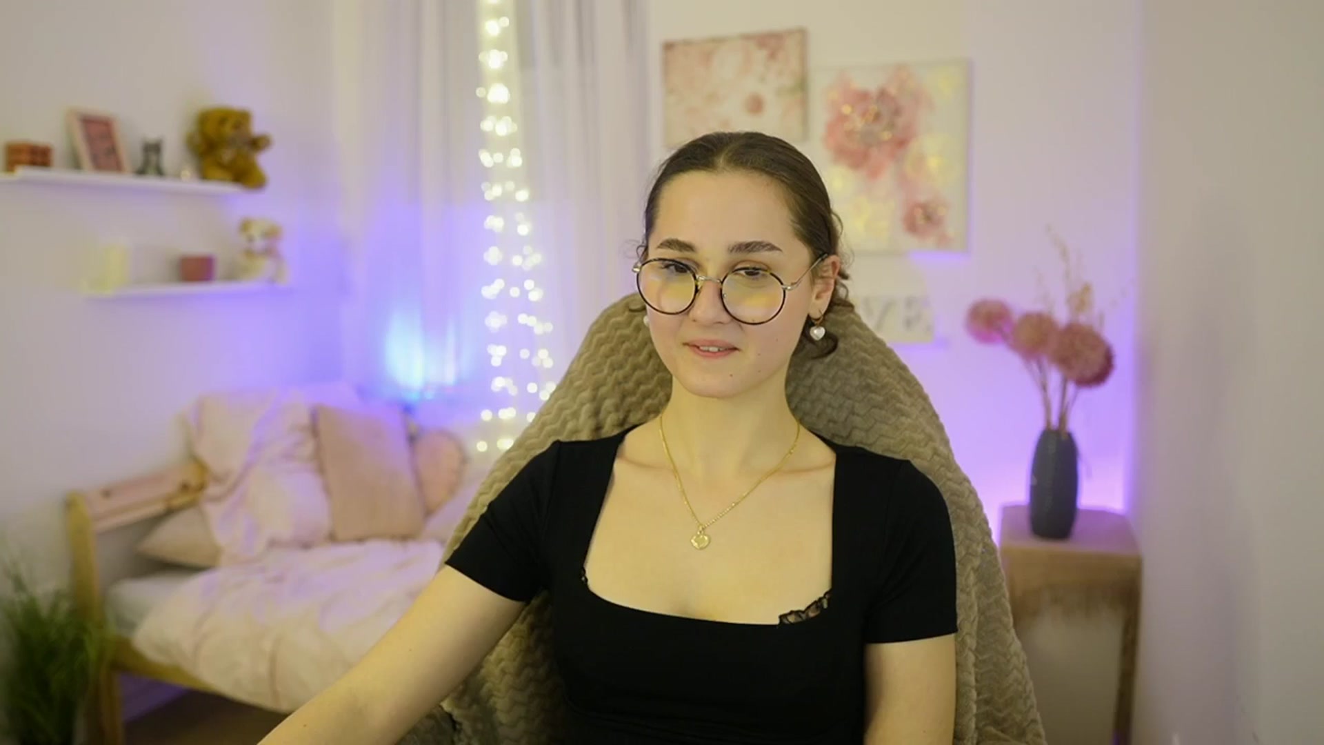 Gallery image thumbnail from Anita_Grey_'s myfreecams stream on, 02/04/2026, 20:23 image 2 of 20