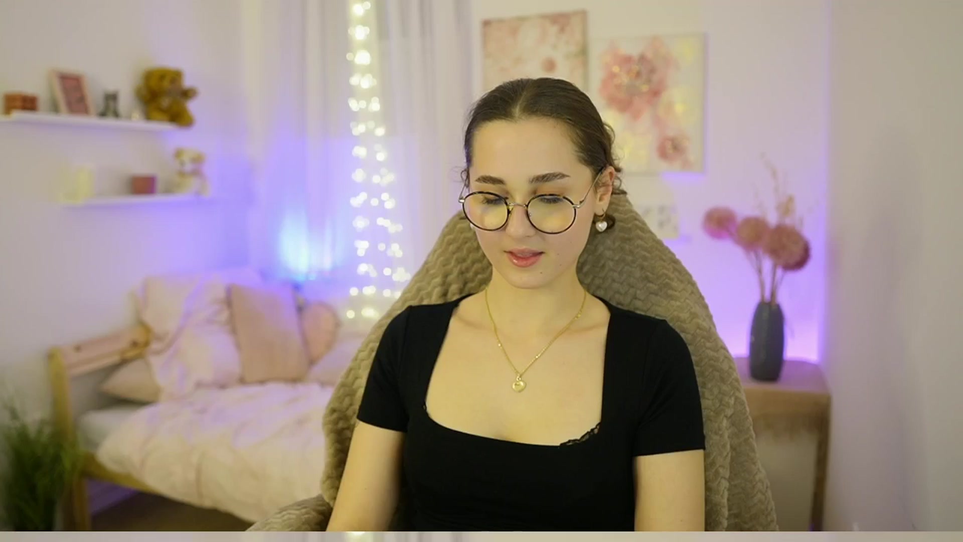 Gallery image thumbnail from Anita_Grey_'s myfreecams stream on, 02/04/2026, 20:23 image 4 of 20