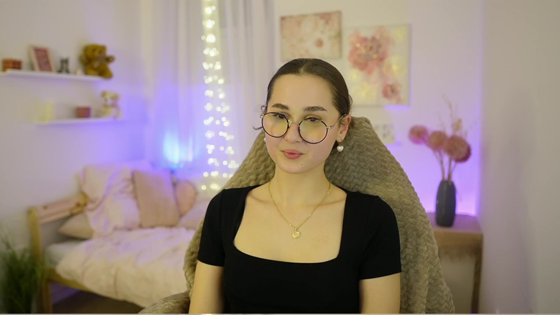 Gallery image thumbnail from Anita_Grey_'s myfreecams stream on, 02/04/2026, 20:23 image 14 of 20