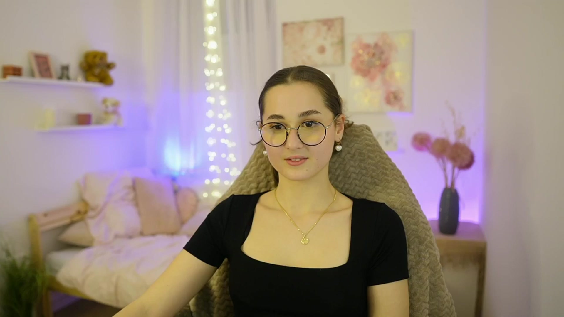 Gallery image thumbnail from Anita_Grey_'s myfreecams stream on, 02/04/2026, 20:23 image 17 of 20