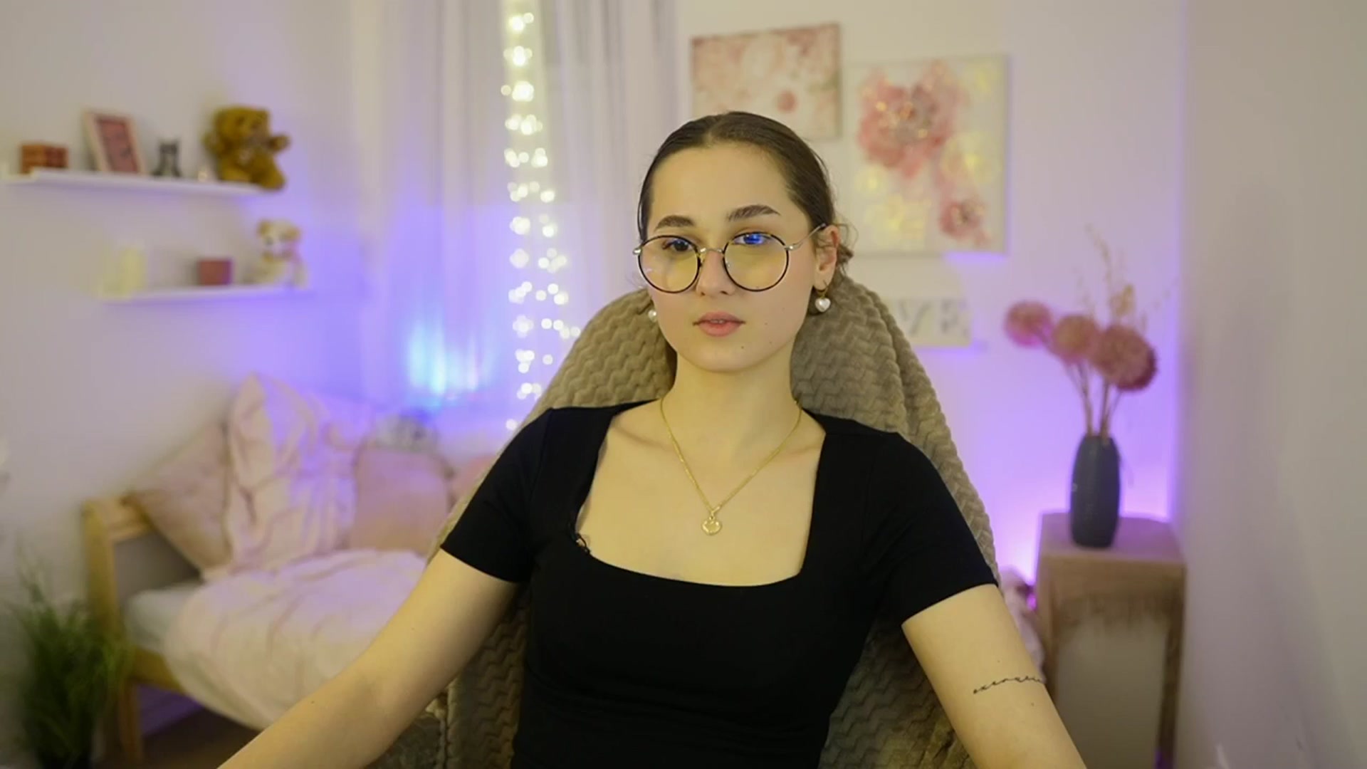 Gallery image thumbnail from Anita_Grey_'s myfreecams stream on, 02/04/2026, 22:01 image 14 of 20