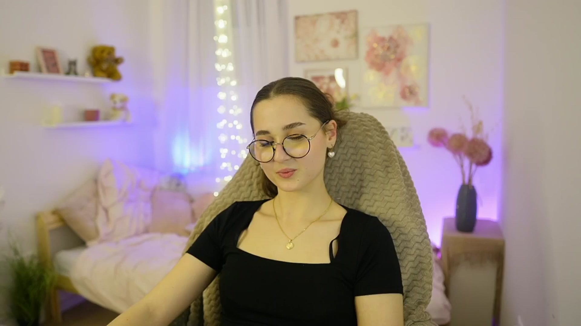 Gallery image thumbnail from Anita_Grey_'s myfreecams stream on, 02/04/2026, 22:01 image 1 of 20