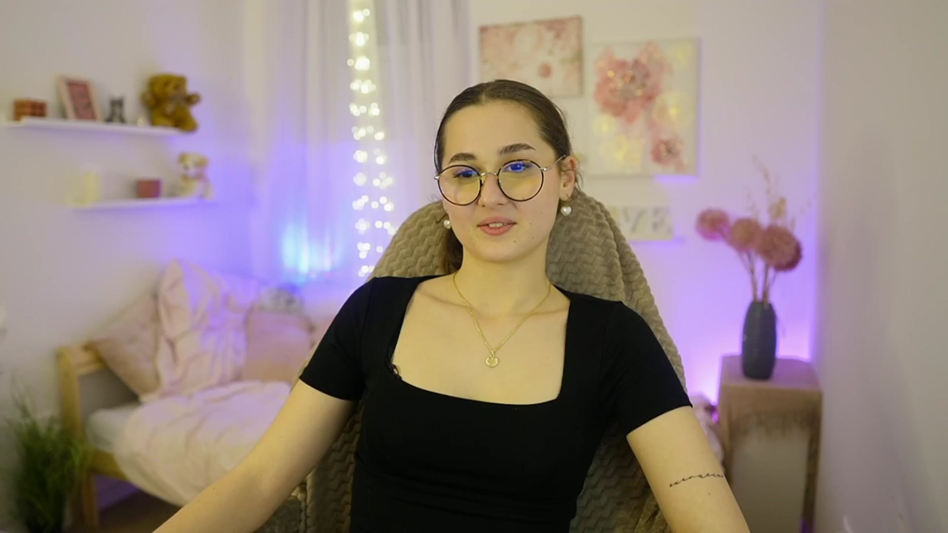 Gallery image thumbnail from Anita_Grey_'s myfreecams stream on, 02/04/2026, 22:01 image 20 of 20