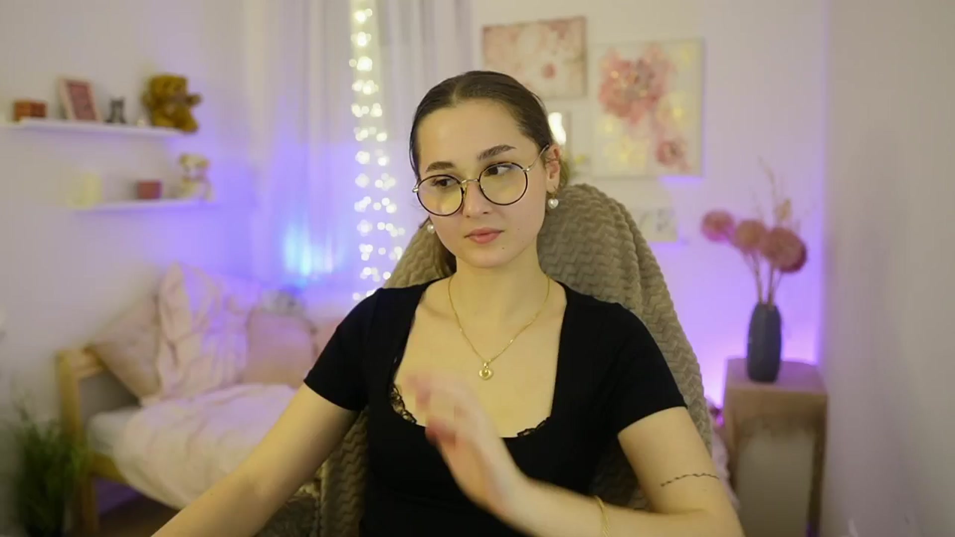 Gallery image thumbnail from Anita_Grey_'s myfreecams stream on, 02/04/2026, 22:01 image 4 of 20