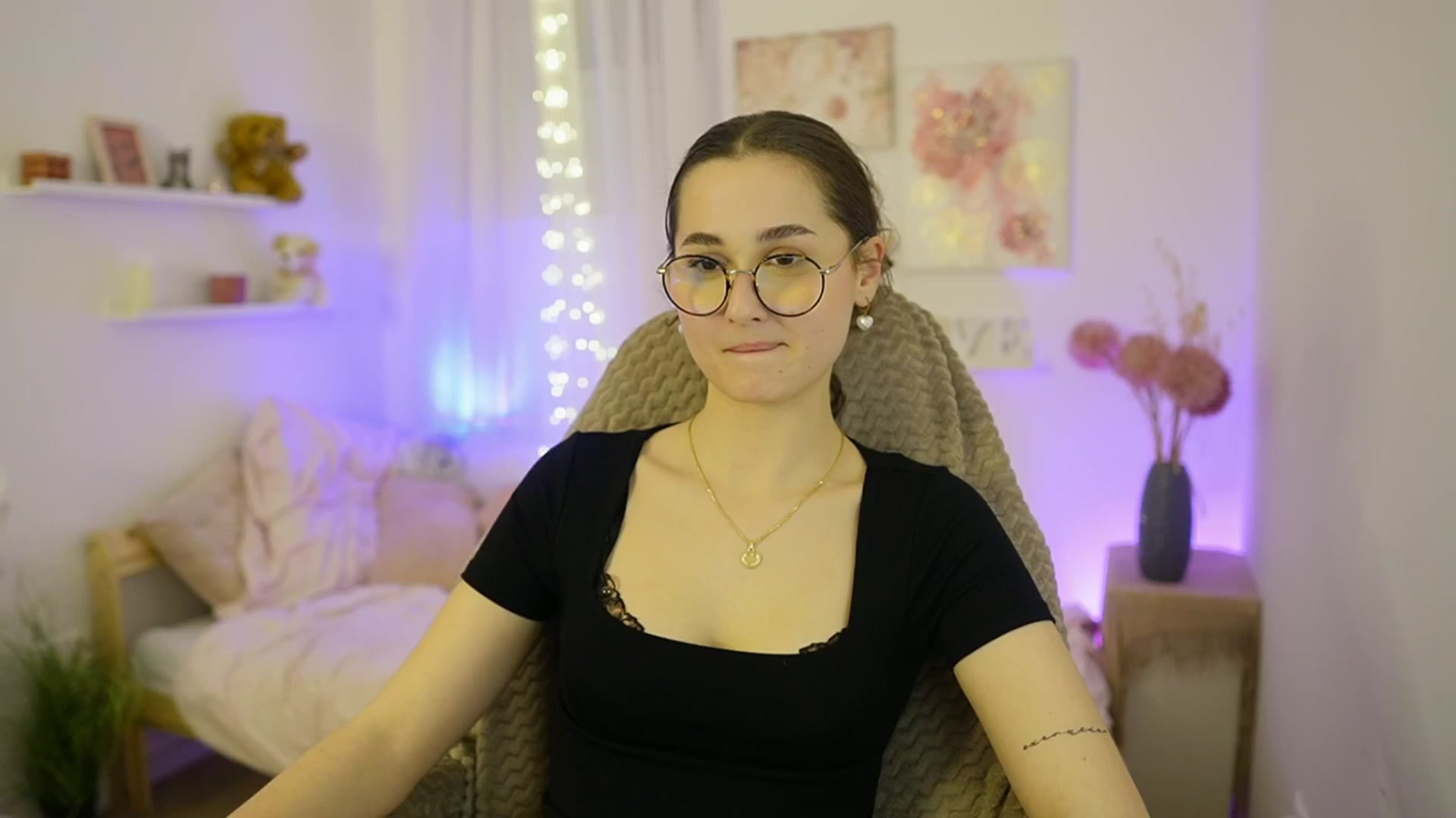 Gallery image thumbnail from Anita_Grey_'s myfreecams stream on, 02/04/2026, 22:01 image 10 of 20
