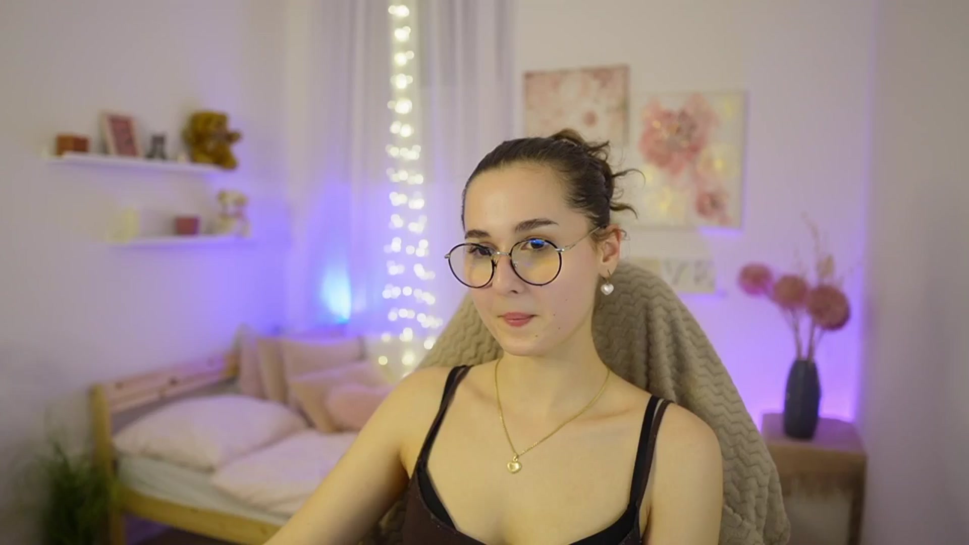 Gallery image thumbnail from Anita_Grey_'s myfreecams stream on, 02/07/2026, 20:10 image 18 of 20
