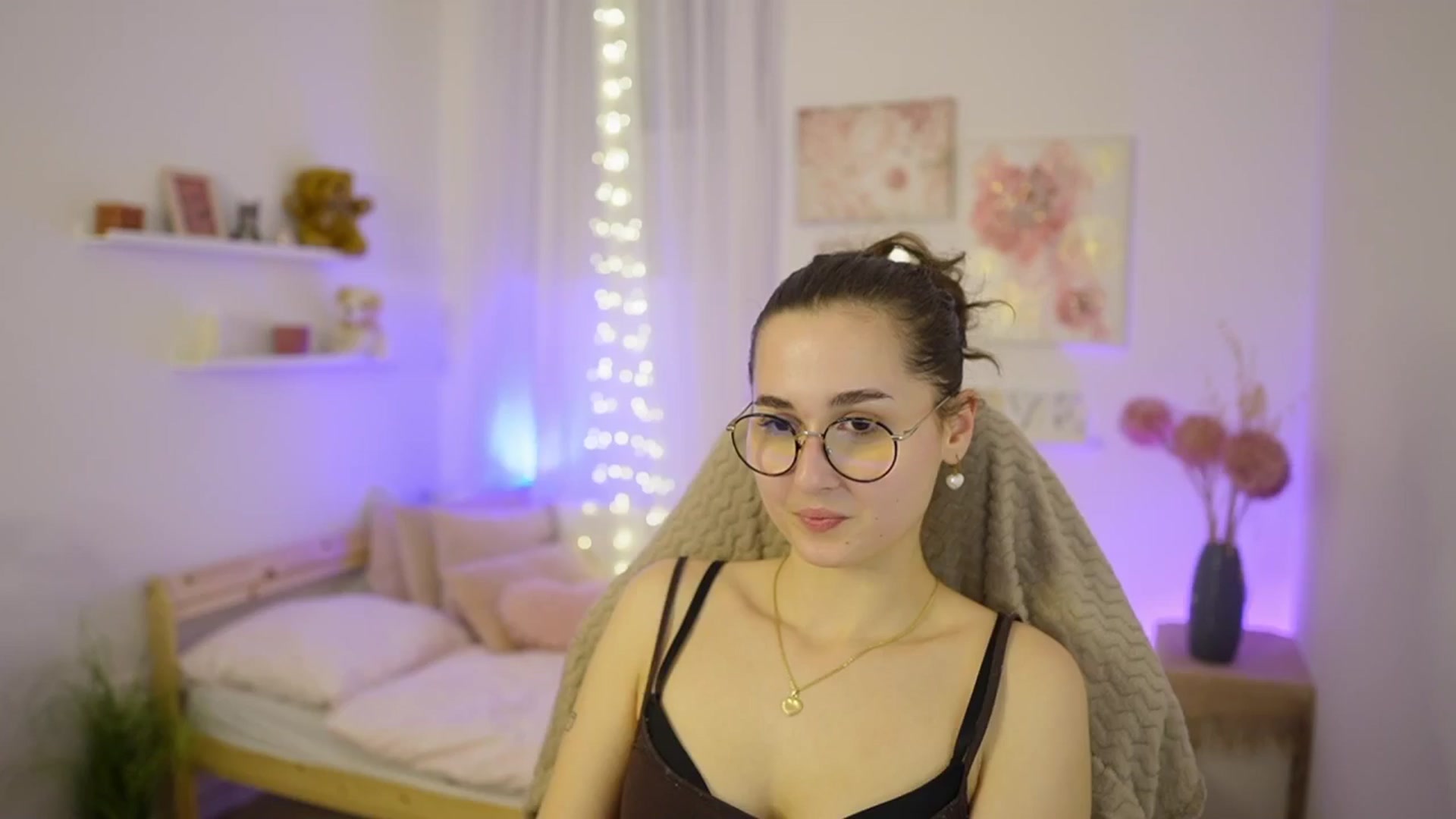 Gallery image thumbnail from Anita_Grey_'s myfreecams stream on, 02/07/2026, 20:10 image 15 of 20