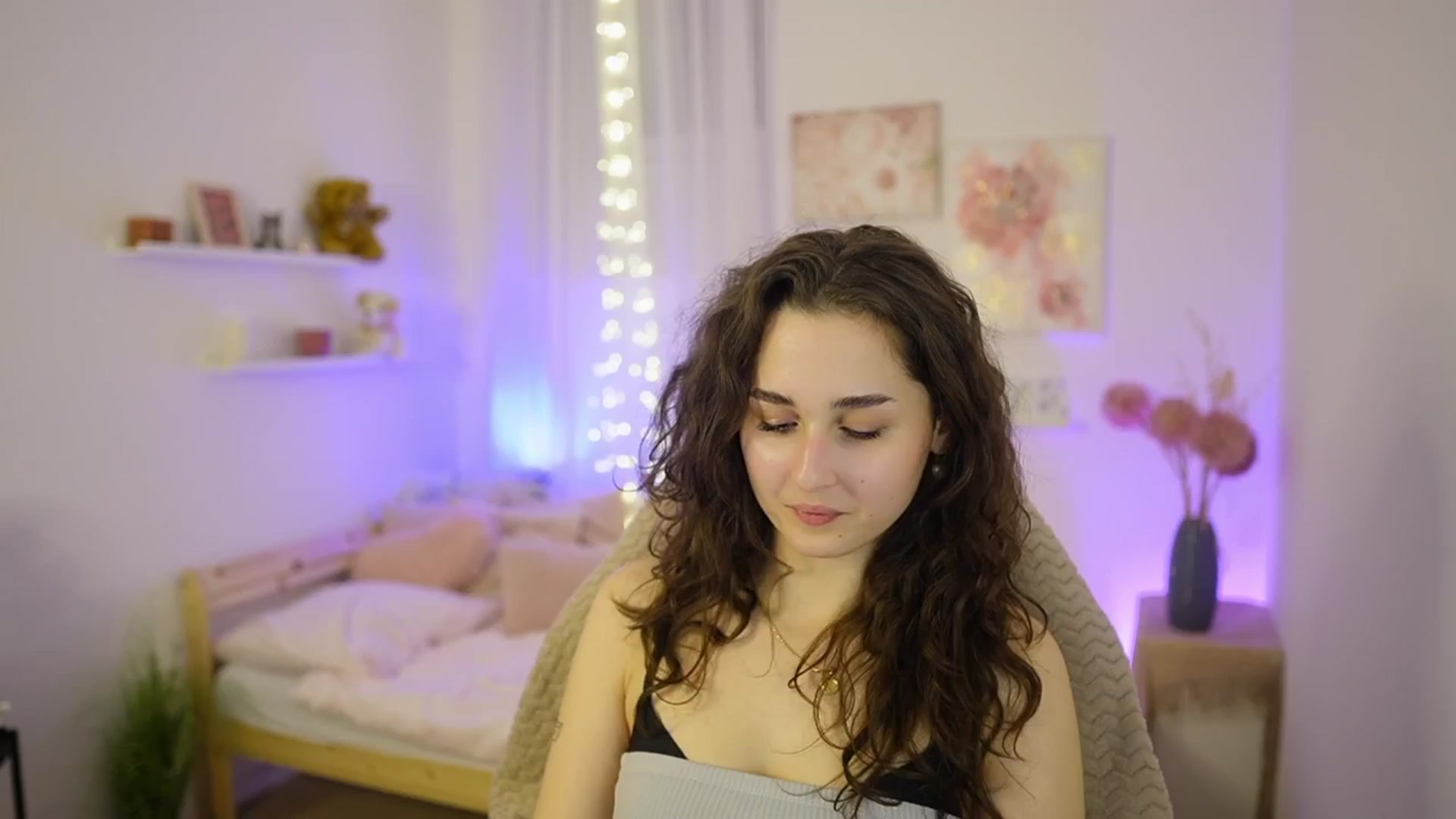 Gallery image thumbnail from Anita_Grey_'s myfreecams stream on, 02/10/2026, 20:00 image 13 of 20