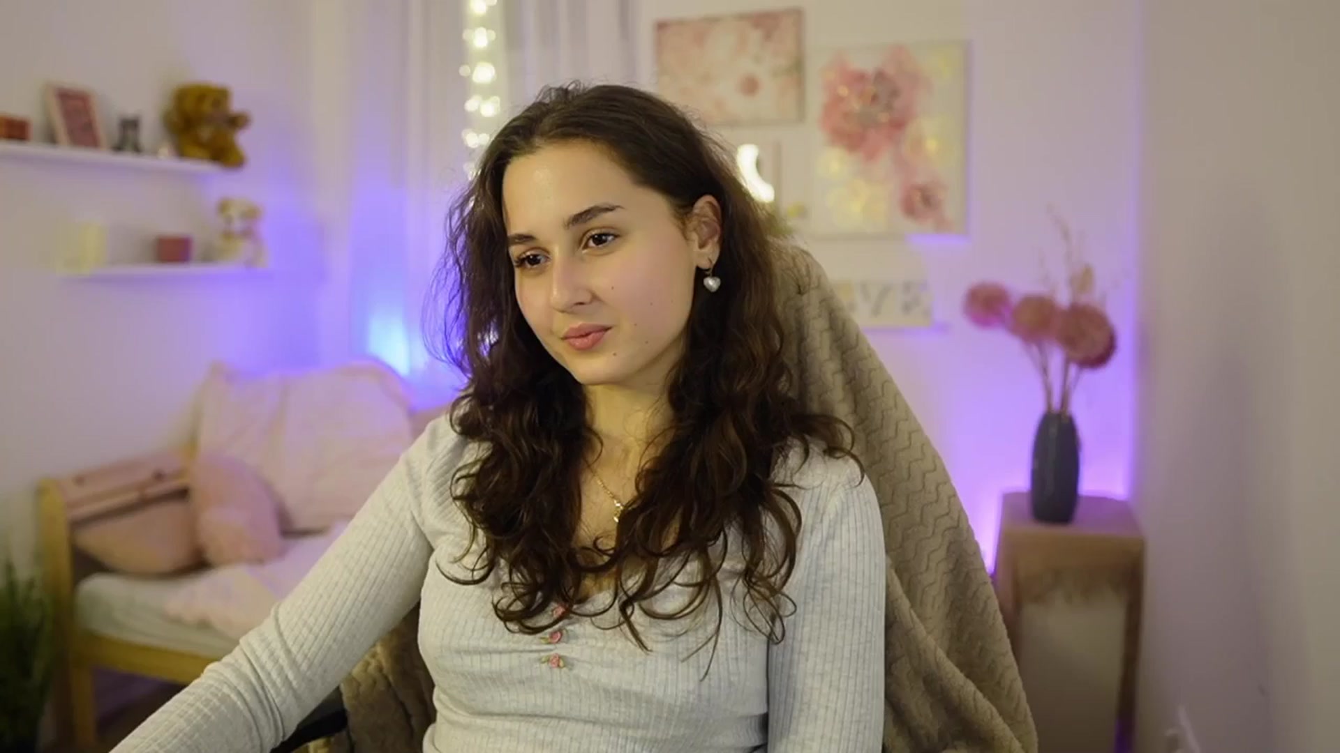 Gallery image thumbnail from Anita_Grey_'s myfreecams stream on, 02/11/2026, 21:30 image 18 of 20