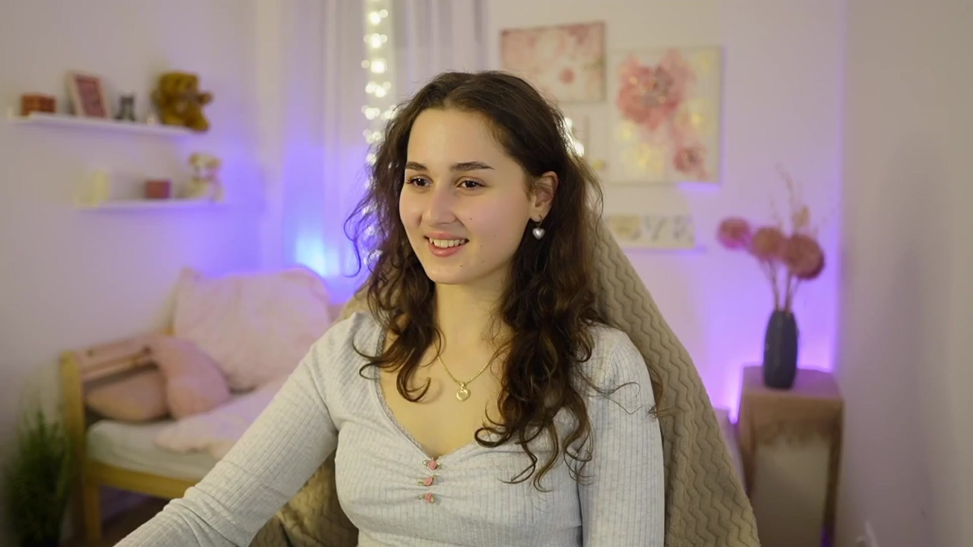 Gallery image thumbnail from Anita_Grey_'s myfreecams stream on, 02/11/2026, 22:41 image 16 of 20