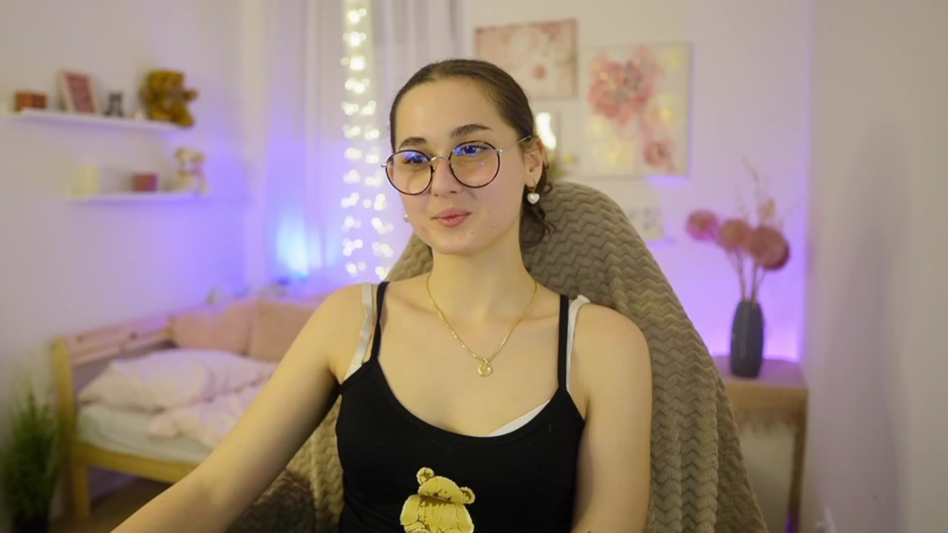 Gallery image thumbnail from Anita_Grey_'s myfreecams stream on, 02/12/2026, 21:08 image 16 of 20