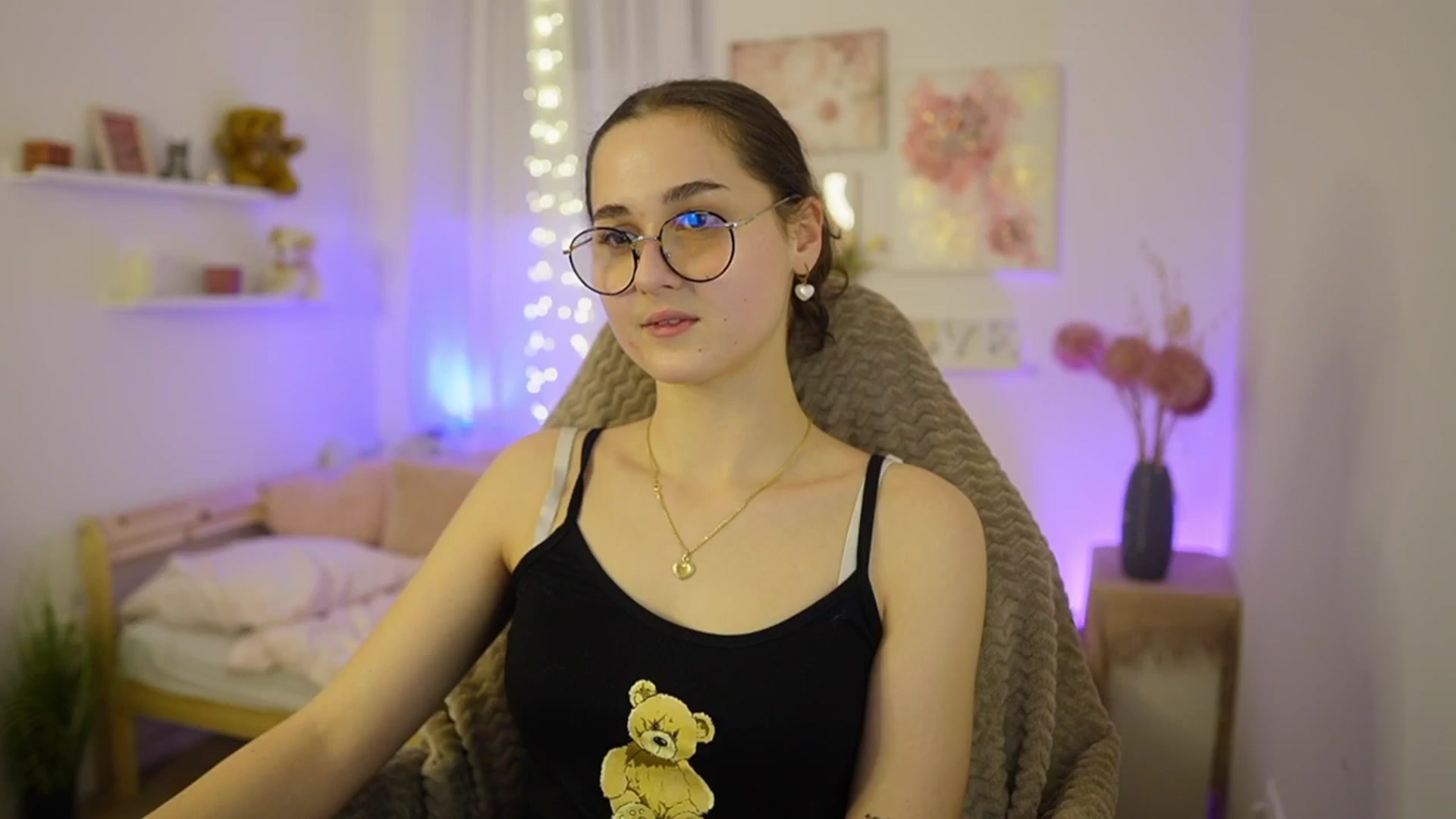 Gallery image thumbnail from Anita_Grey_'s myfreecams stream on, 02/12/2026, 22:24 image 1 of 20