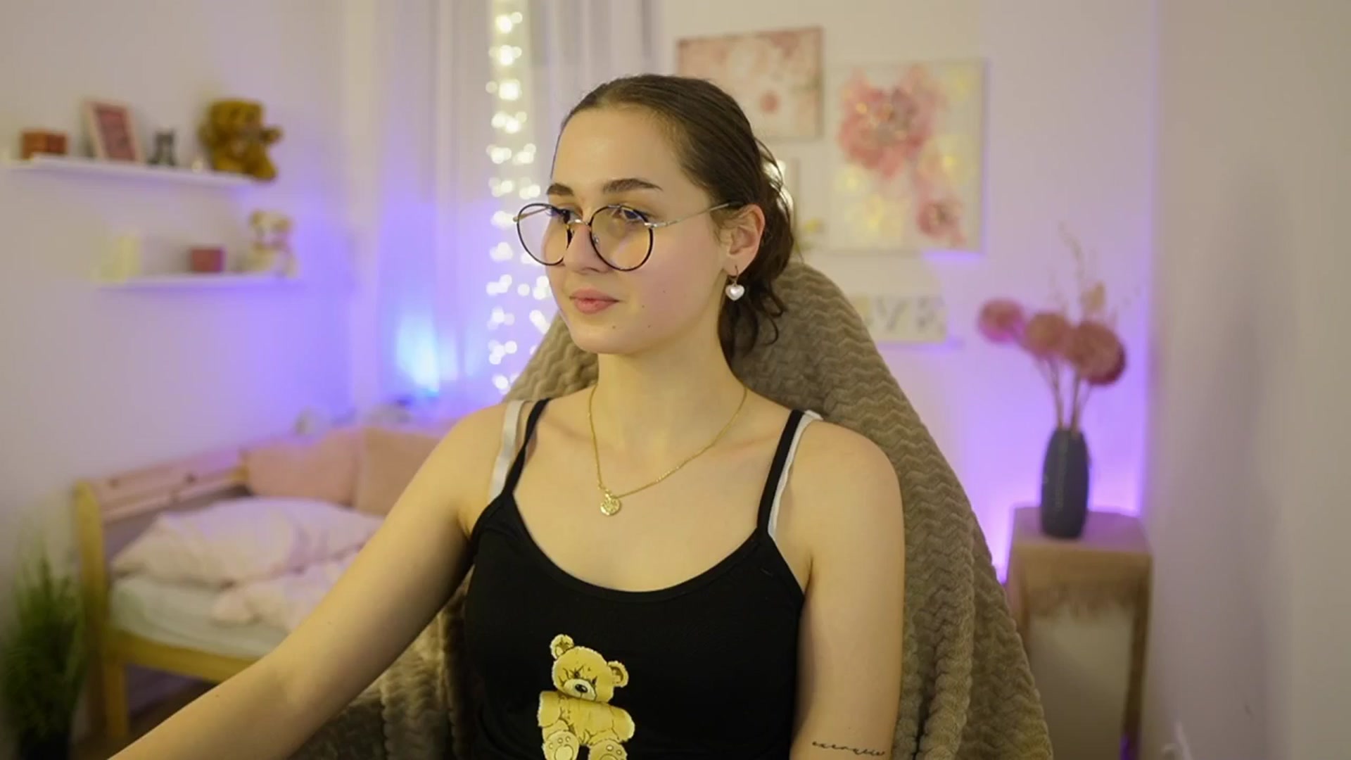 Gallery image thumbnail from Anita_Grey_'s myfreecams stream on, 02/12/2026, 22:24 image 17 of 20