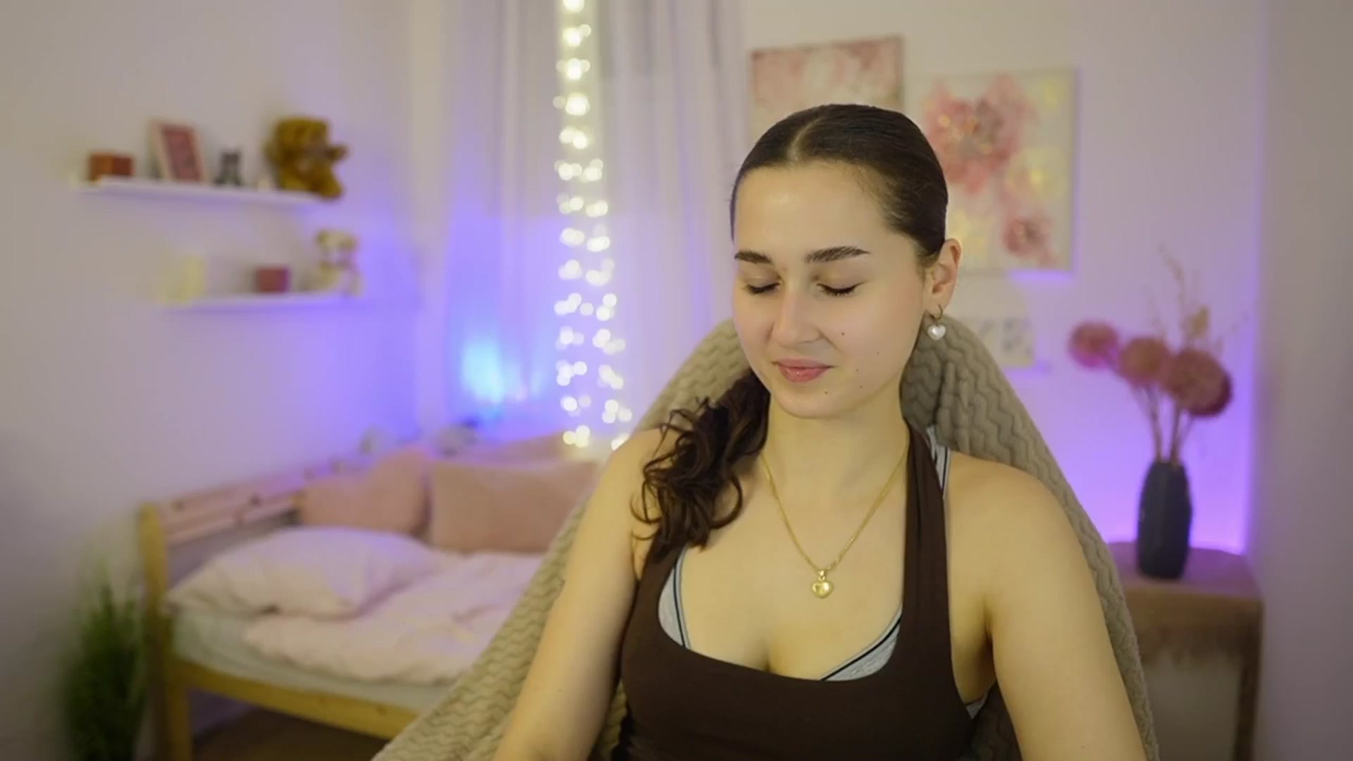 Gallery image thumbnail from Anita_Grey_'s myfreecams stream on, 02/14/2026, 19:50 image 6 of 20