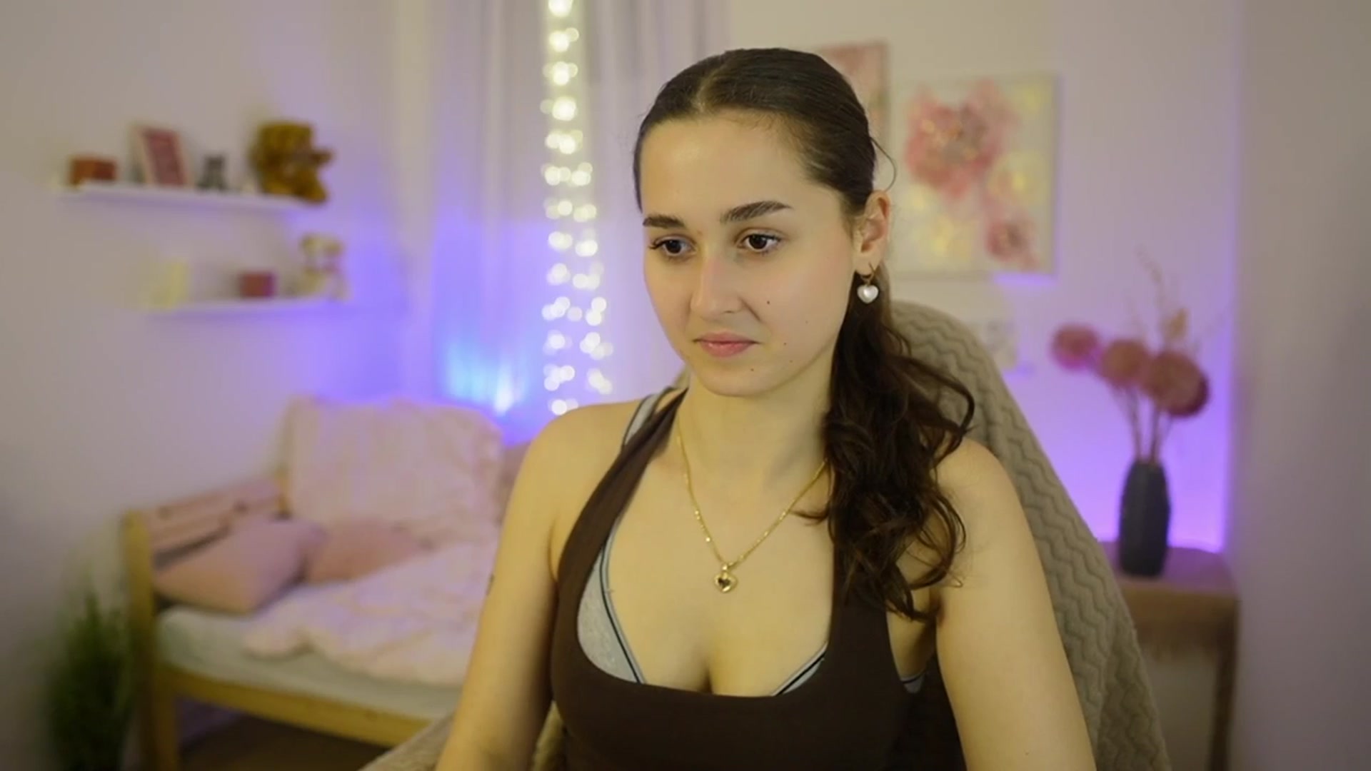 Gallery image thumbnail from Anita_Grey_'s myfreecams stream on, 02/14/2026, 22:09 image 16 of 20