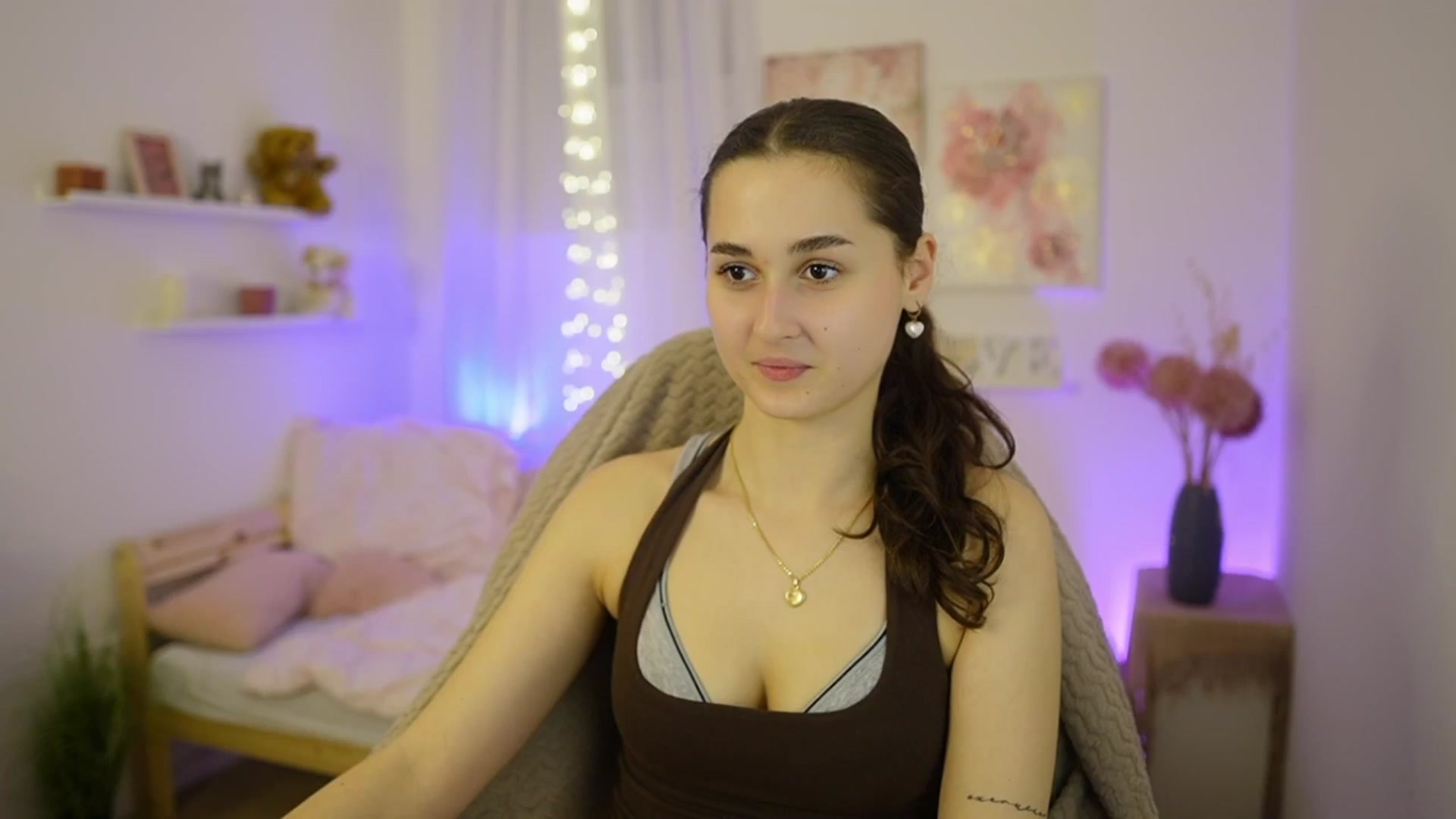 Gallery image thumbnail from Anita_Grey_'s myfreecams stream on, 02/14/2026, 23:39 image 10 of 20