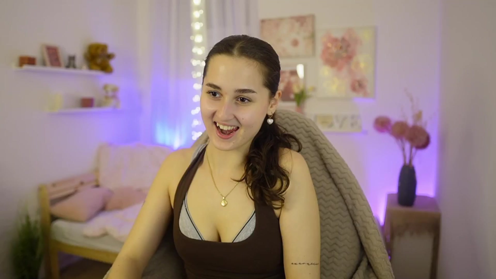 Gallery image thumbnail from Anita_Grey_'s myfreecams stream on, 02/14/2026, 23:39 image 11 of 20
