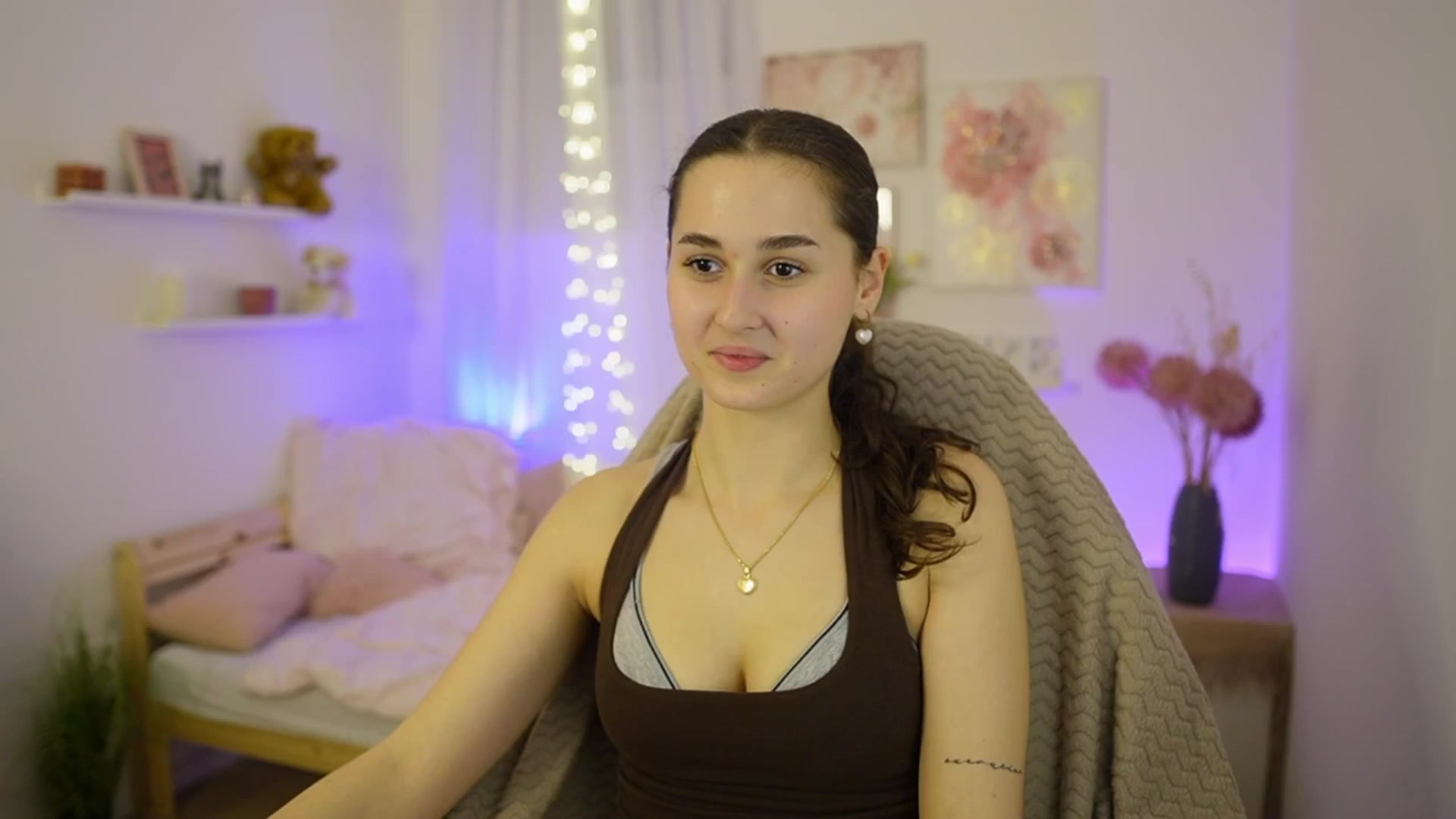 Gallery image thumbnail from Anita_Grey_'s myfreecams stream on, 02/14/2026, 23:39 image 17 of 20