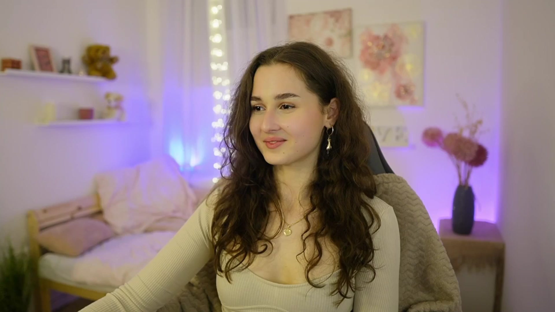 Gallery image thumbnail from Anita_Grey_'s myfreecams stream on, 02/18/2026, 24:01 image 19 of 20