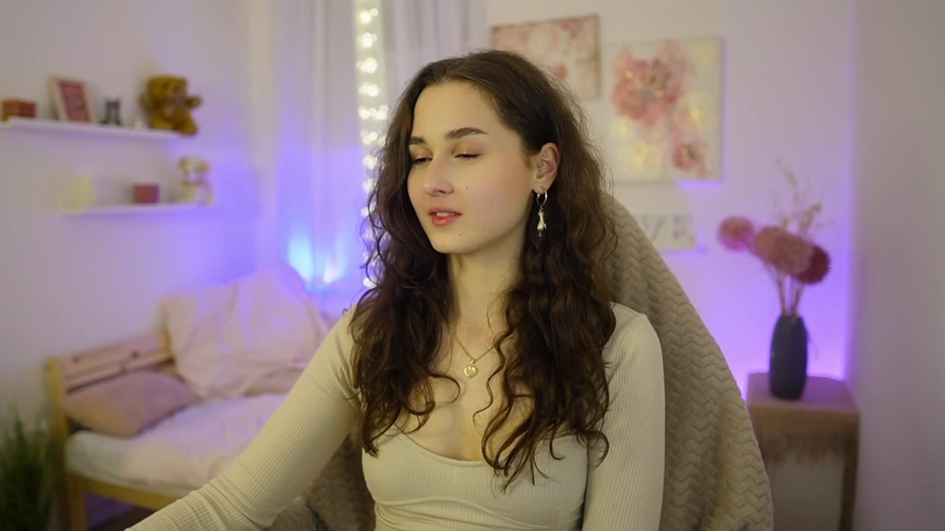 Gallery image thumbnail from Anita_Grey_'s myfreecams stream on, 02/18/2026, 24:01 image 7 of 20
