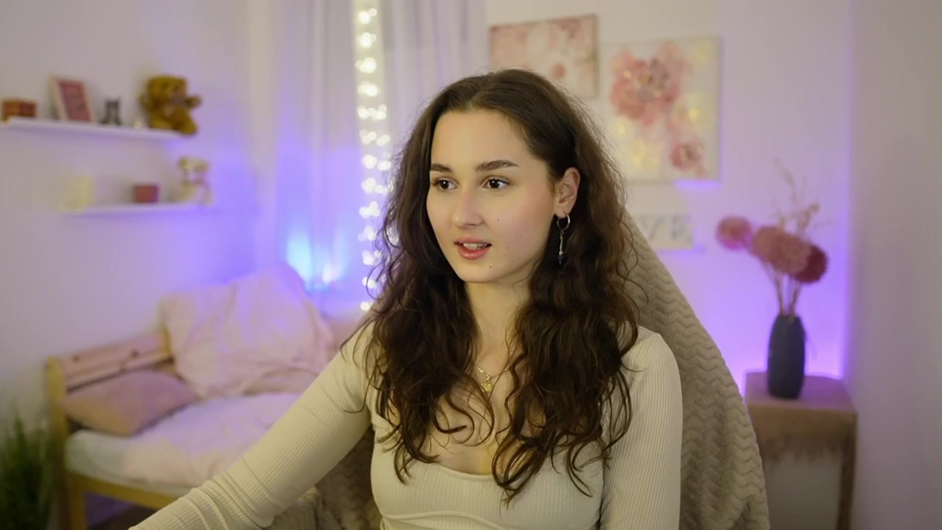 Gallery image thumbnail from Anita_Grey_'s myfreecams stream on, 02/18/2026, 24:01 image 3 of 20