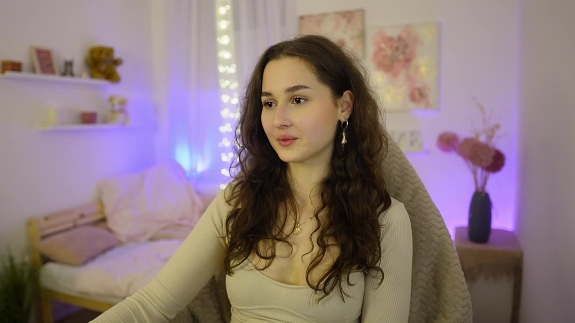 Gallery image thumbnail from Anita_Grey_'s myfreecams stream on, 02/18/2026, 24:01 image 9 of 20
