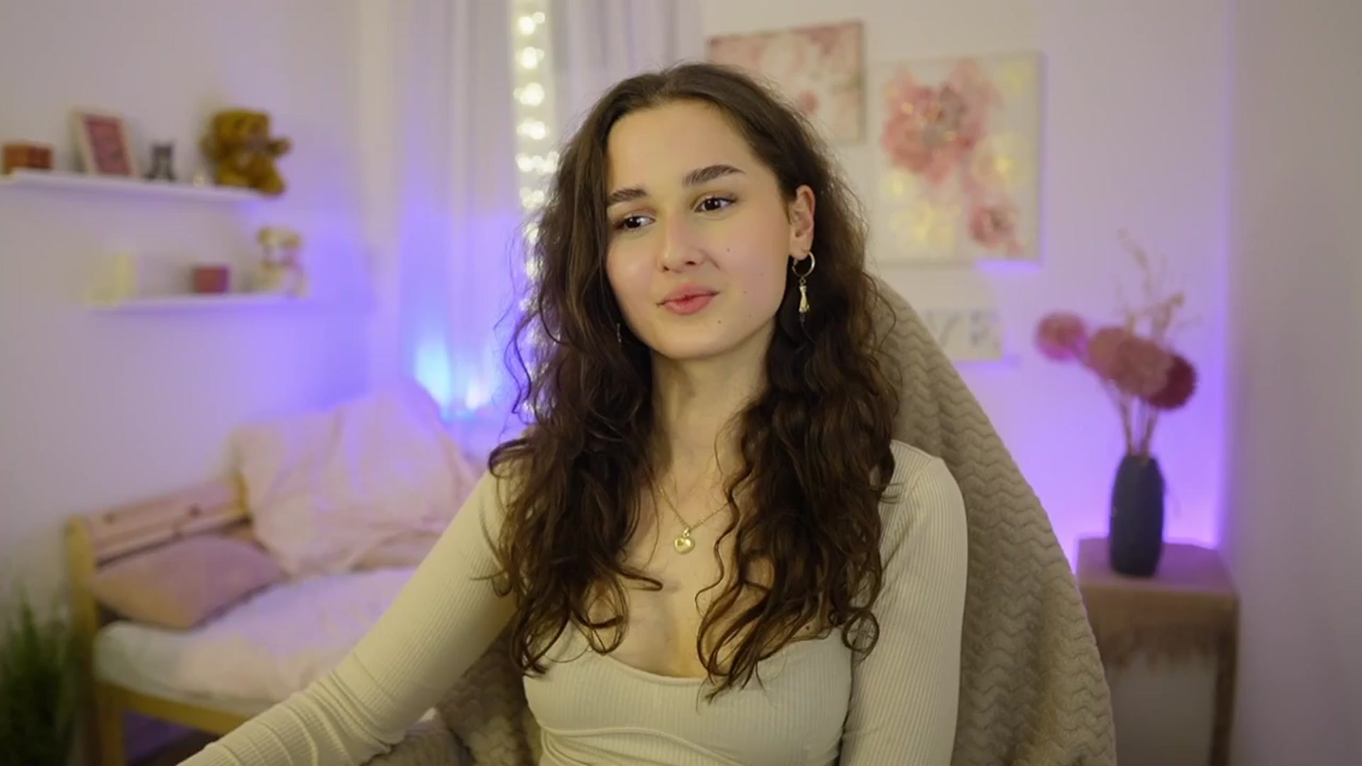 Gallery image thumbnail from Anita_Grey_'s myfreecams stream on, 02/18/2026, 24:01 image 6 of 20