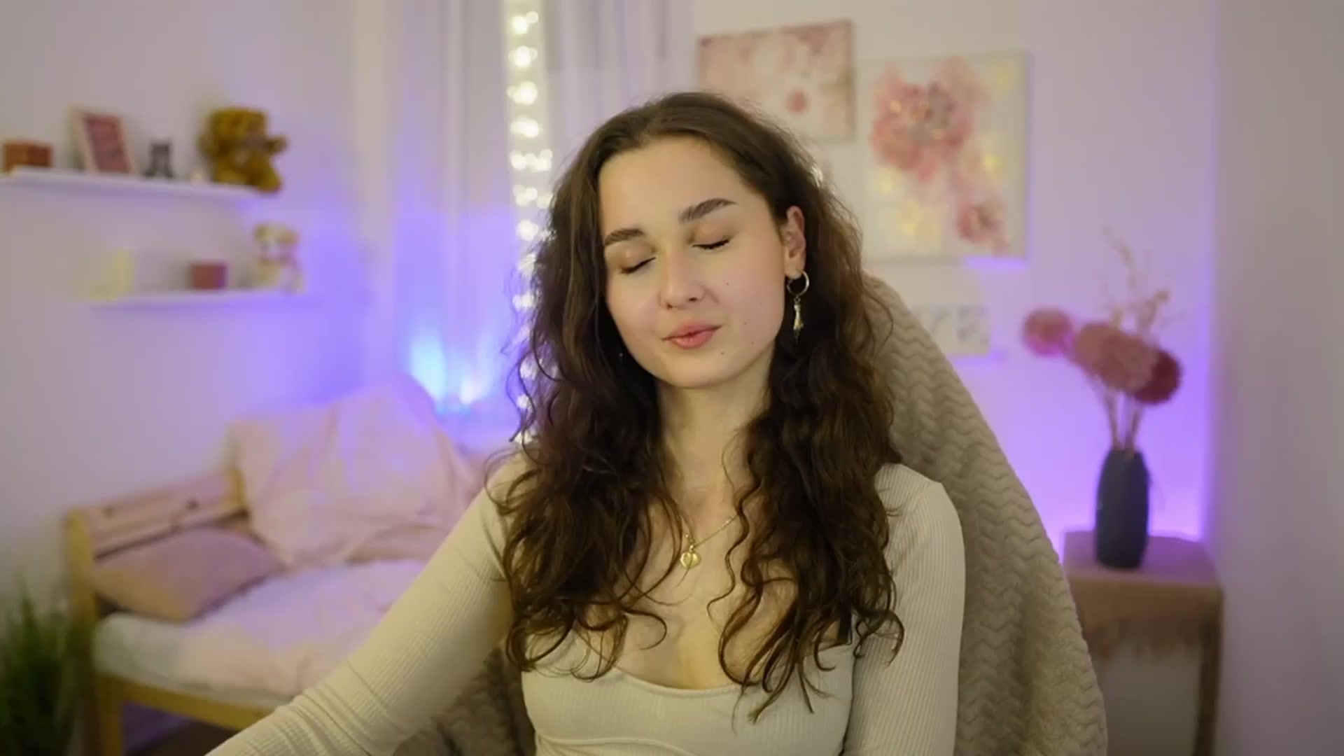 Gallery image thumbnail from Anita_Grey_'s myfreecams stream on, 02/18/2026, 24:01 image 10 of 20