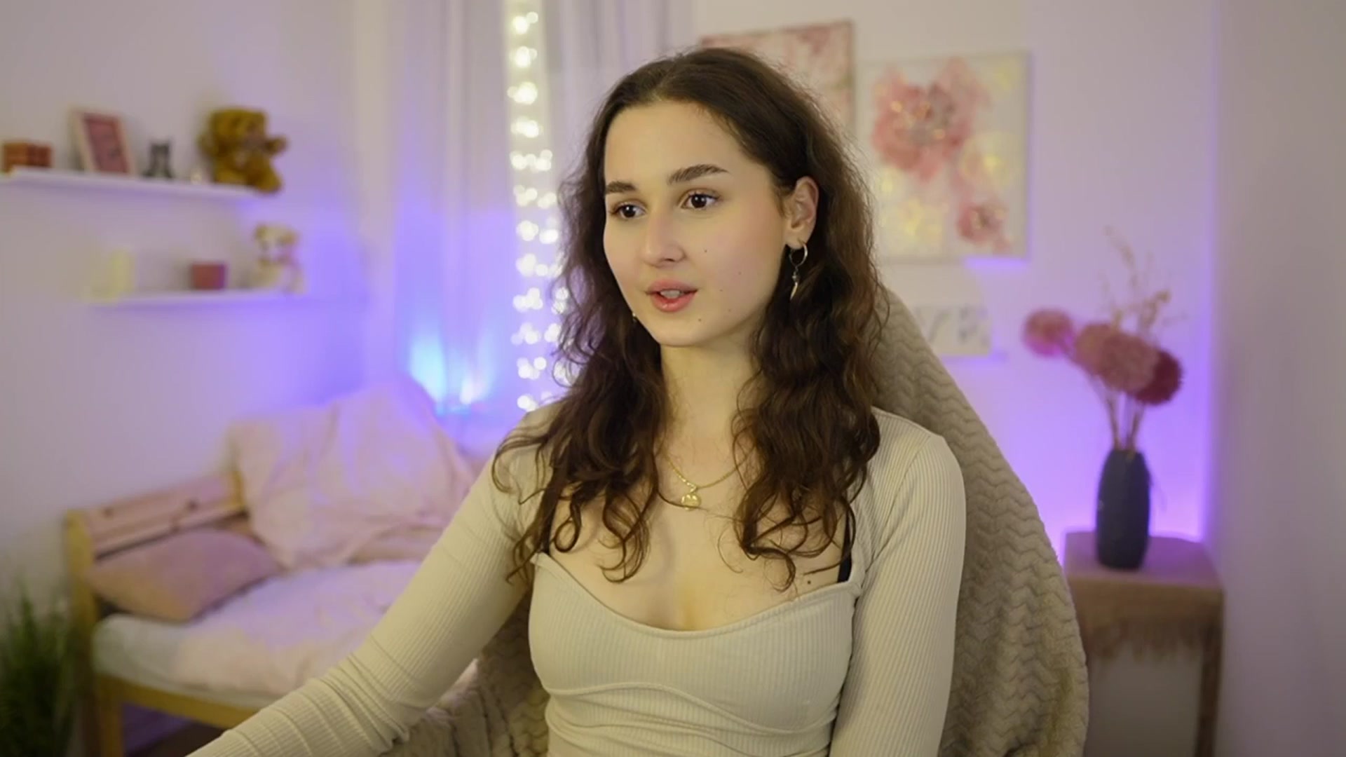 Gallery image thumbnail from Anita_Grey_'s myfreecams stream on, 02/18/2026, 24:01 image 1 of 20