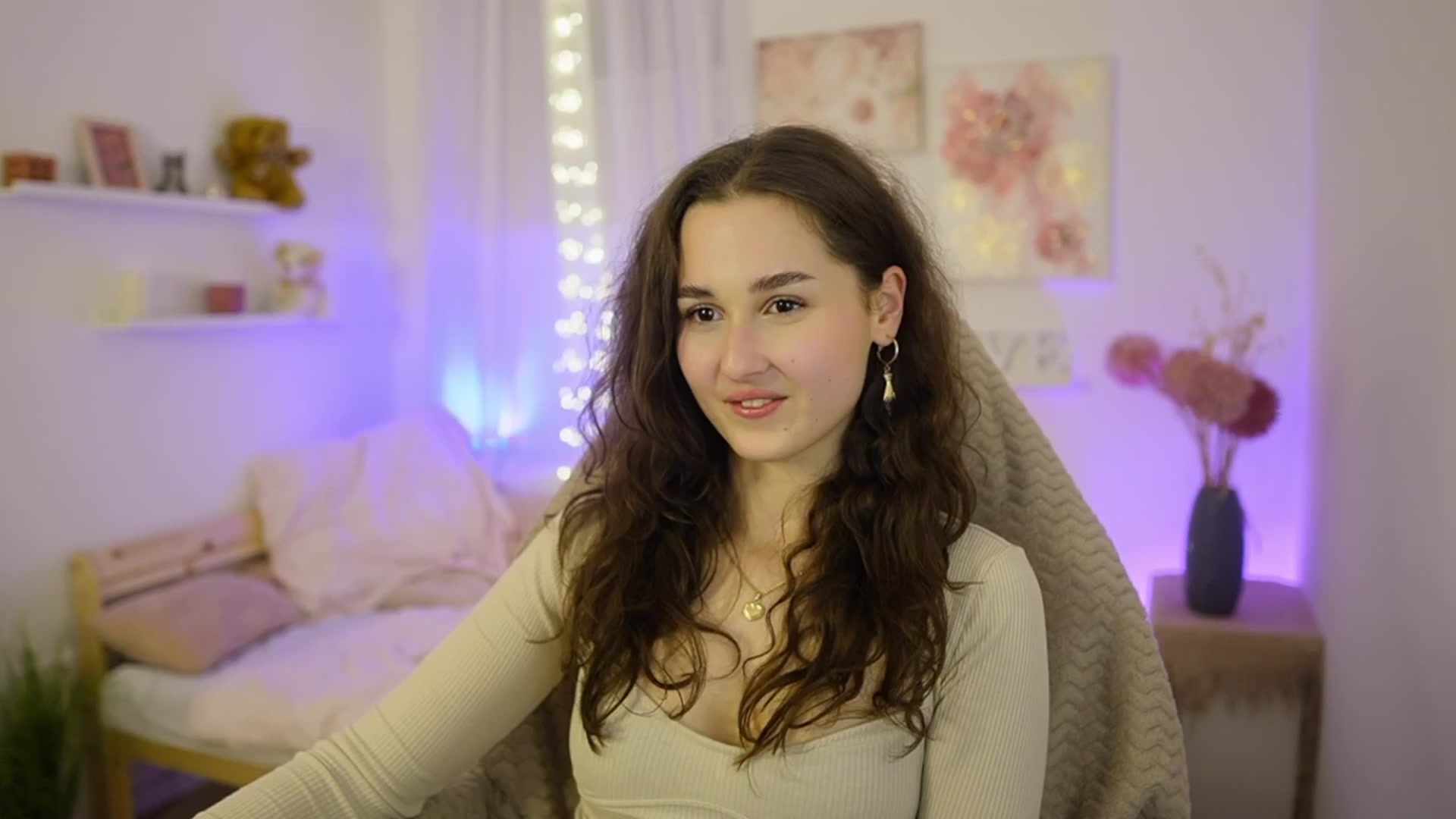 Gallery image thumbnail from Anita_Grey_'s myfreecams stream on, 02/18/2026, 24:01 image 5 of 20