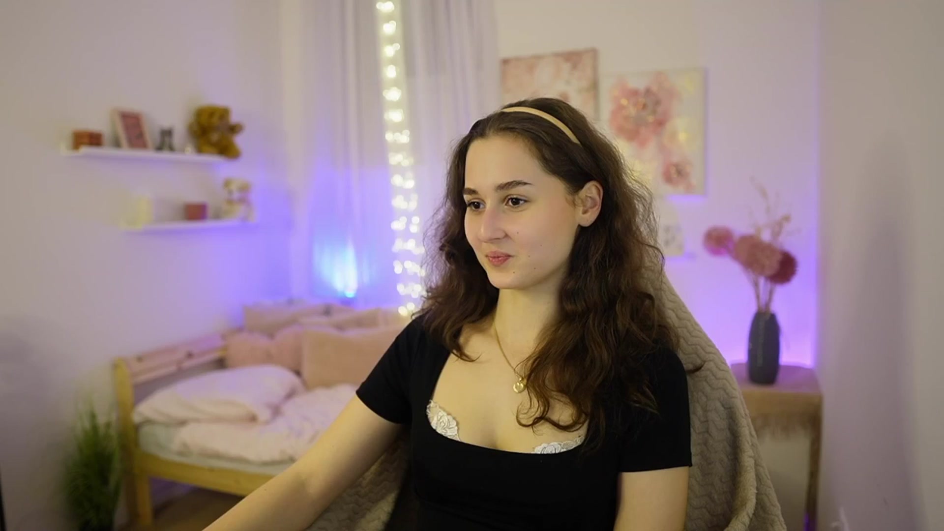Gallery image thumbnail from Anita_Grey_'s myfreecams stream on, 02/18/2026, 20:03 image 7 of 20