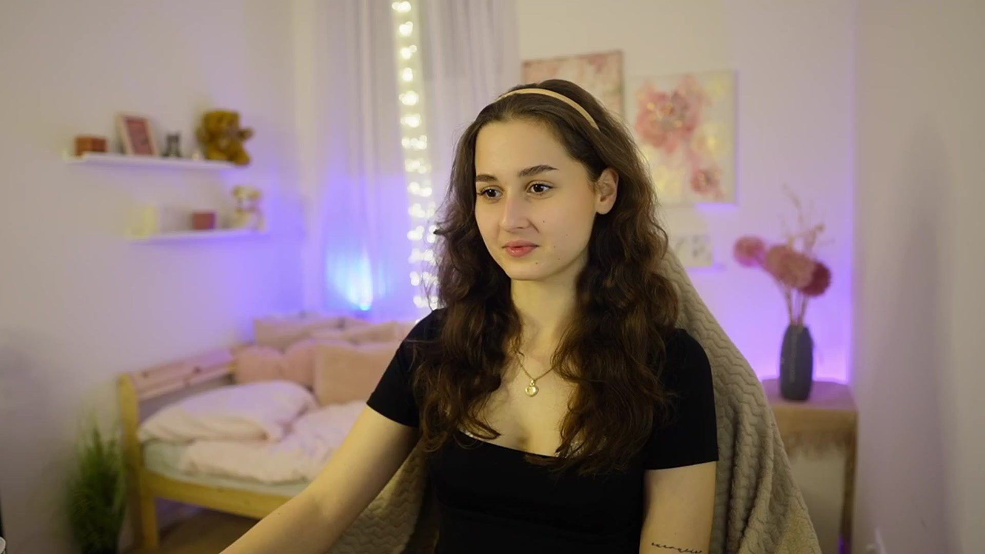 Gallery image thumbnail from Anita_Grey_'s myfreecams stream on, 02/18/2026, 20:03 image 1 of 20